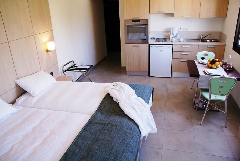 Anemi Hotel Apartments — photo 5
