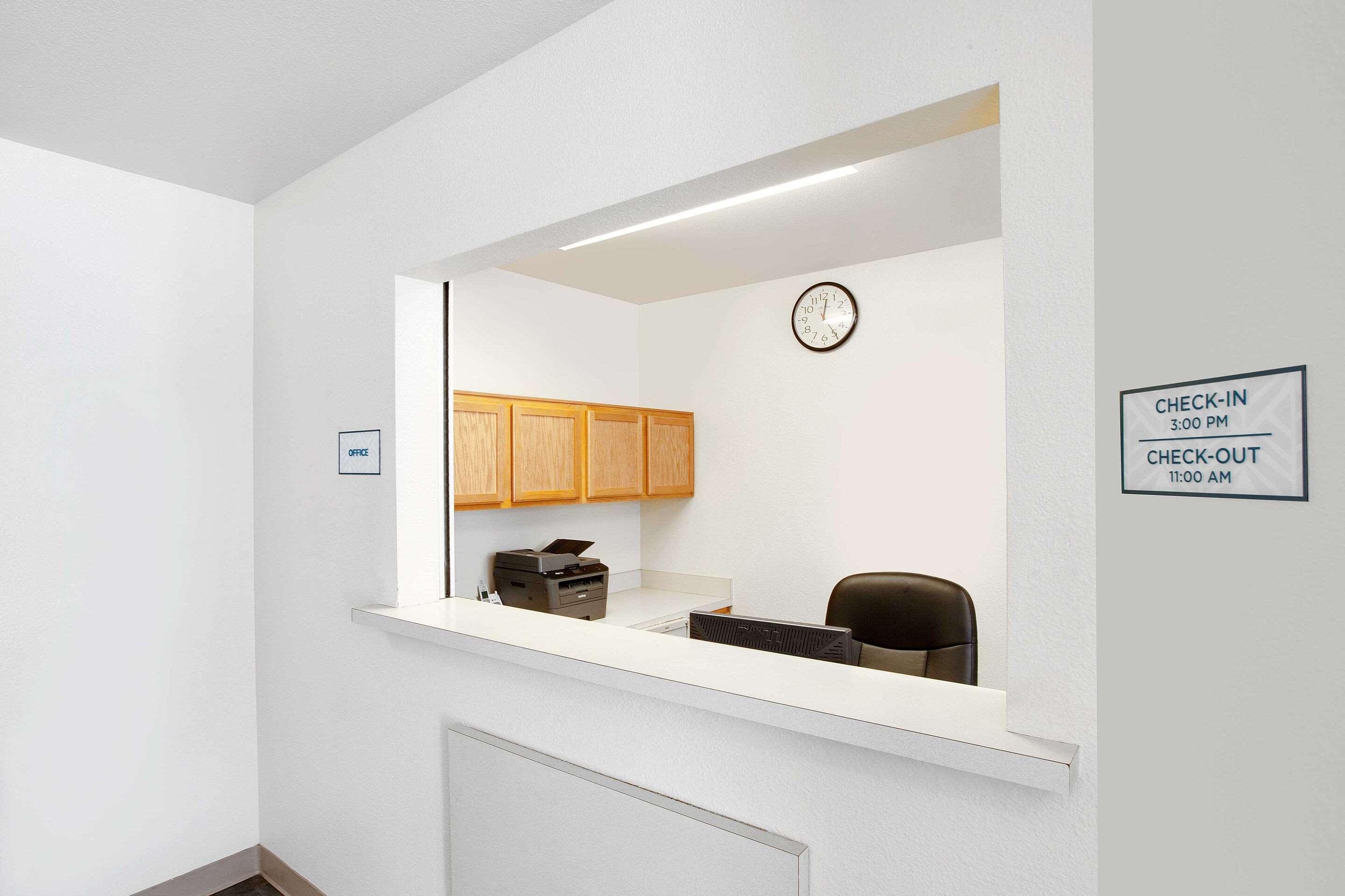 WoodSpring Suites Houston Willowbrook — photo 4