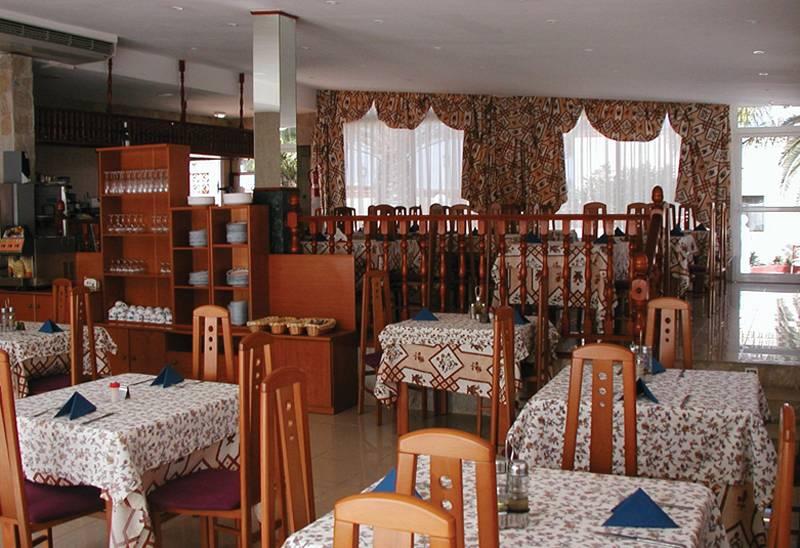 Apartamentos Los Delfines — photo 3