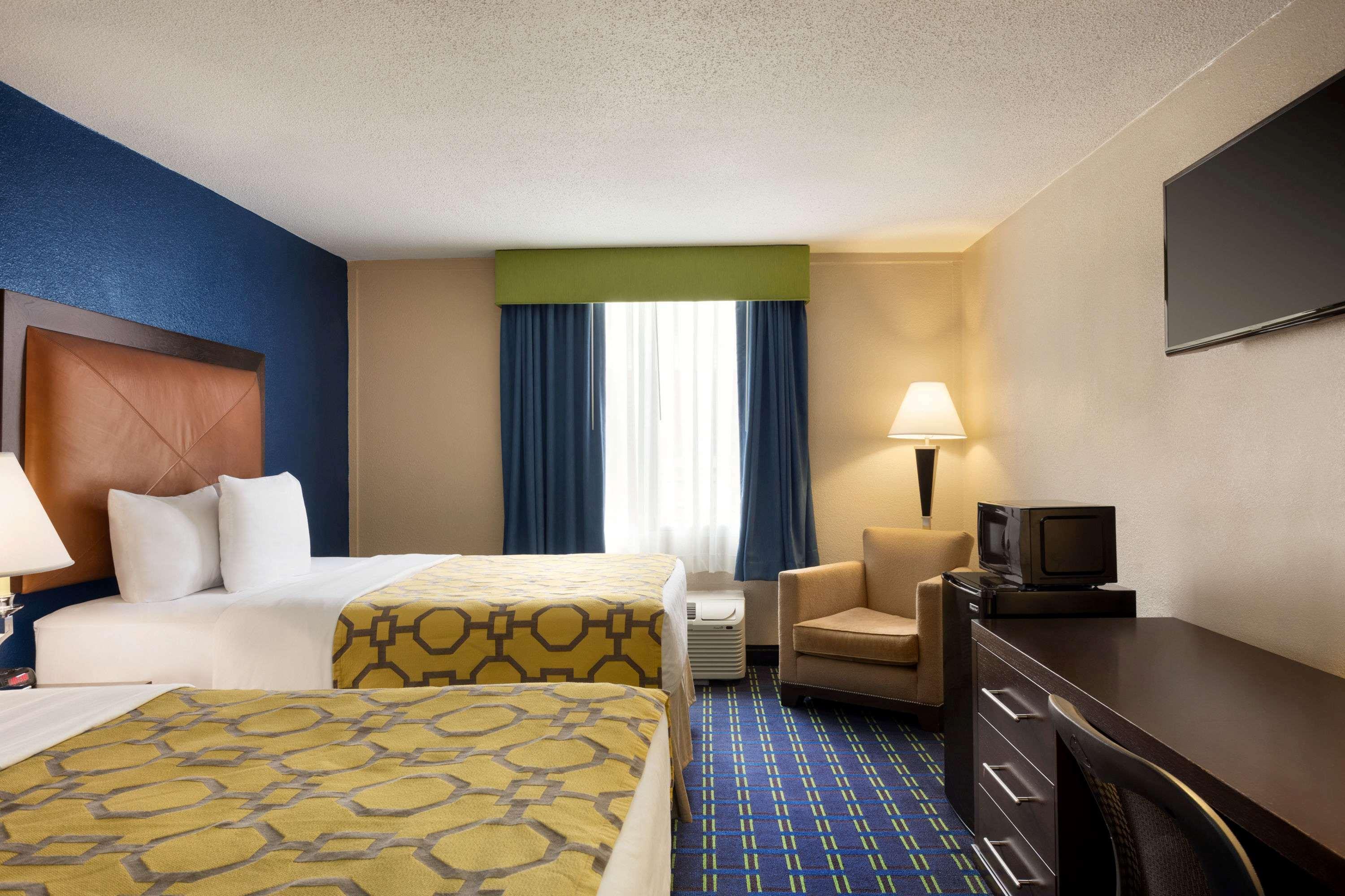 Baymont Inn & Suites Little Rock — photo 4