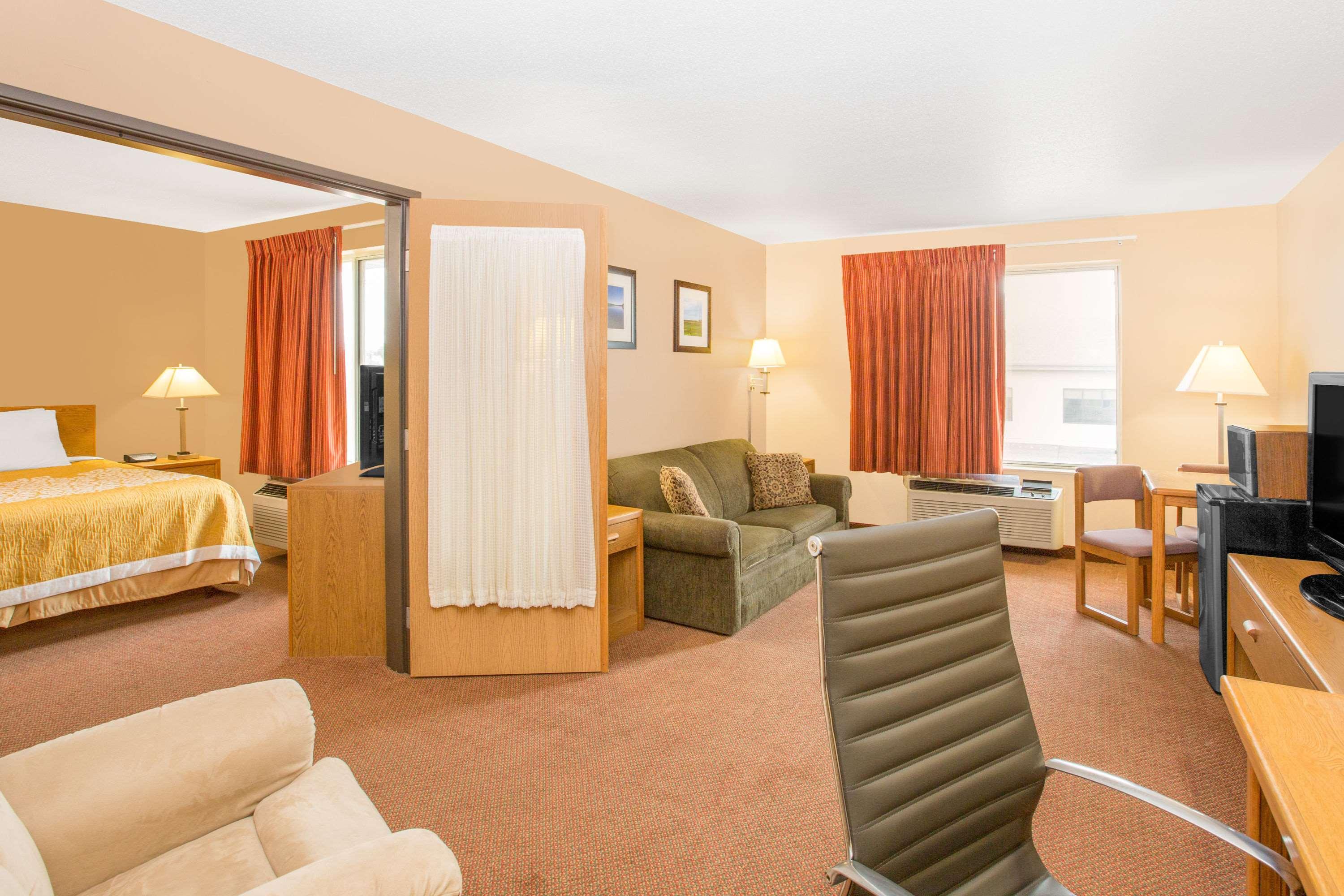 Days Inn by Wyndham Worthington — photo 4