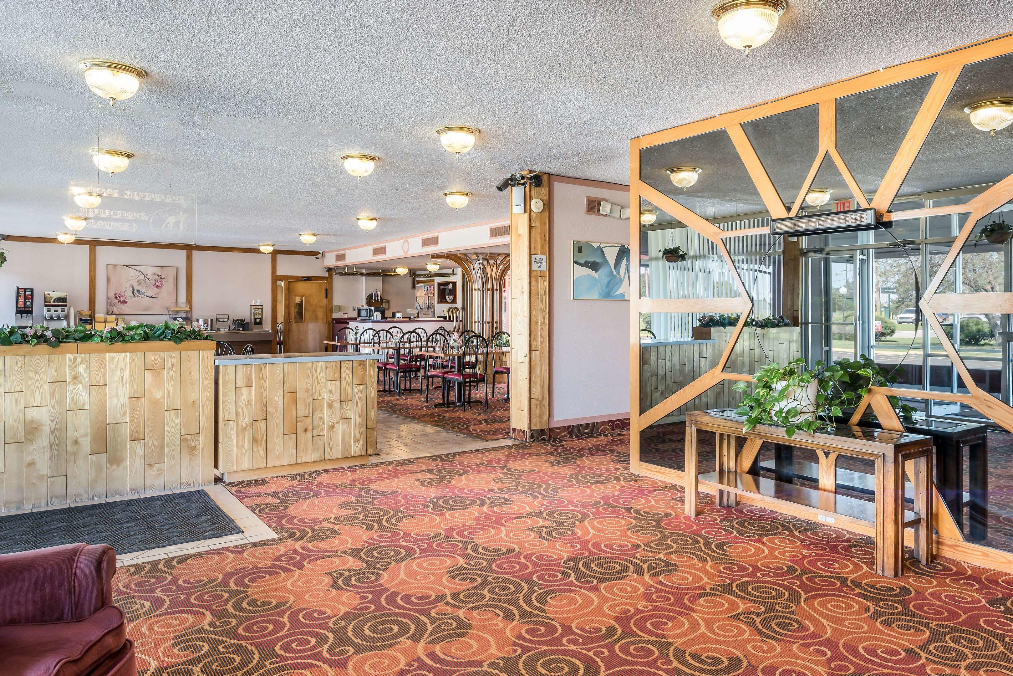 Americas Best Value Inn St. Joseph at I-29 — photo 5