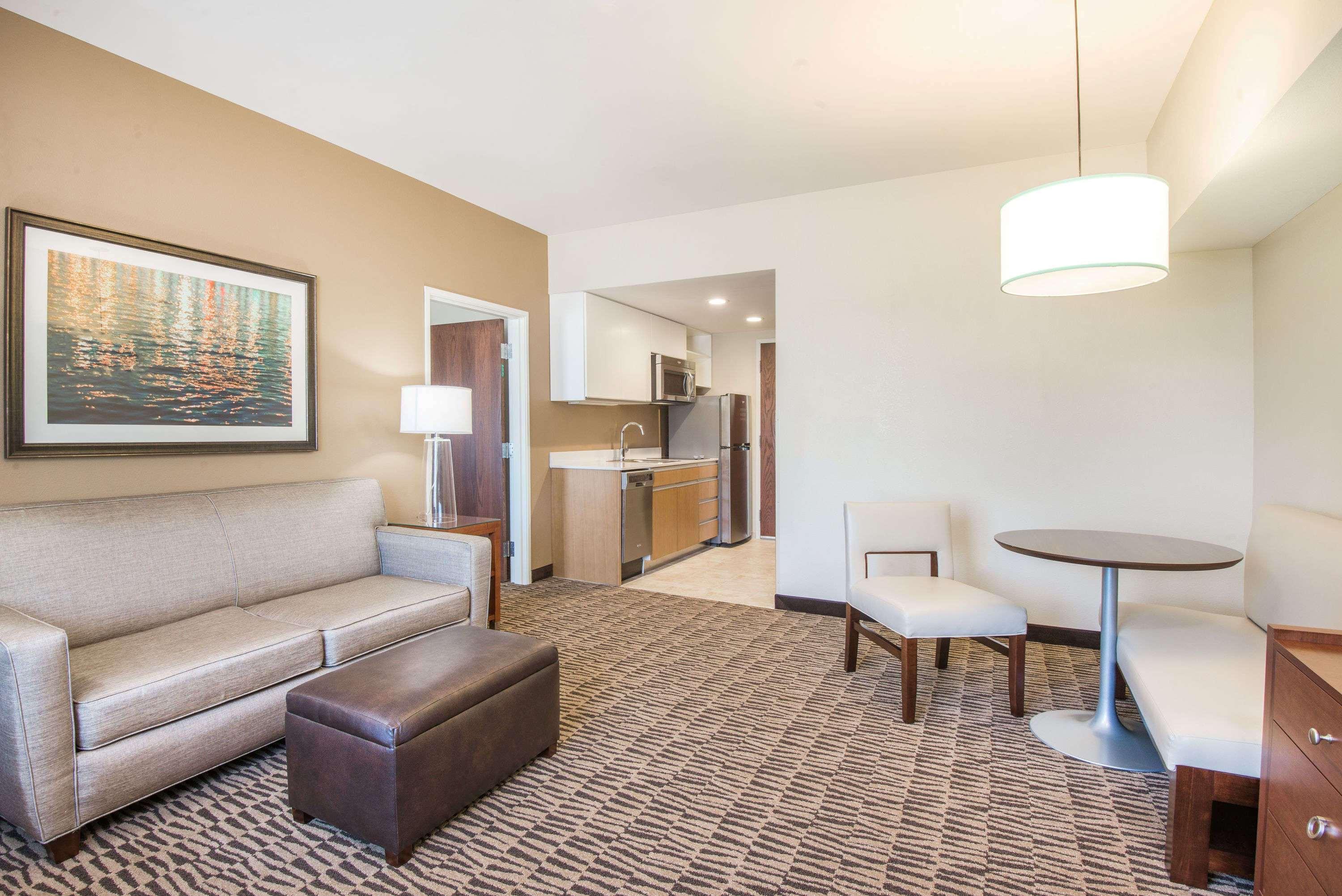 Hawthorn Suites by Wyndham St Clairsville — photo 5