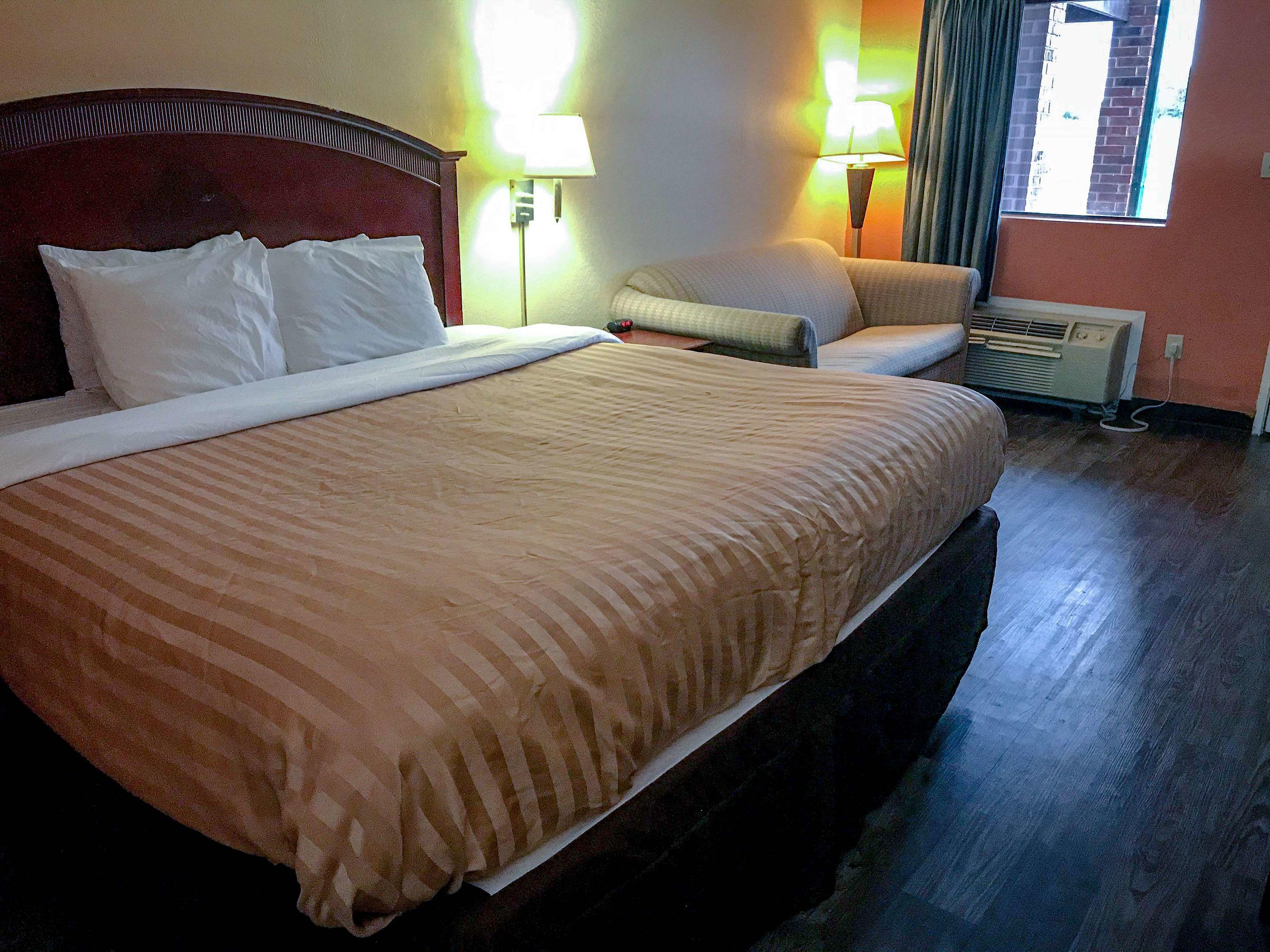 Americas Best Value Inn Ozark — photo 4