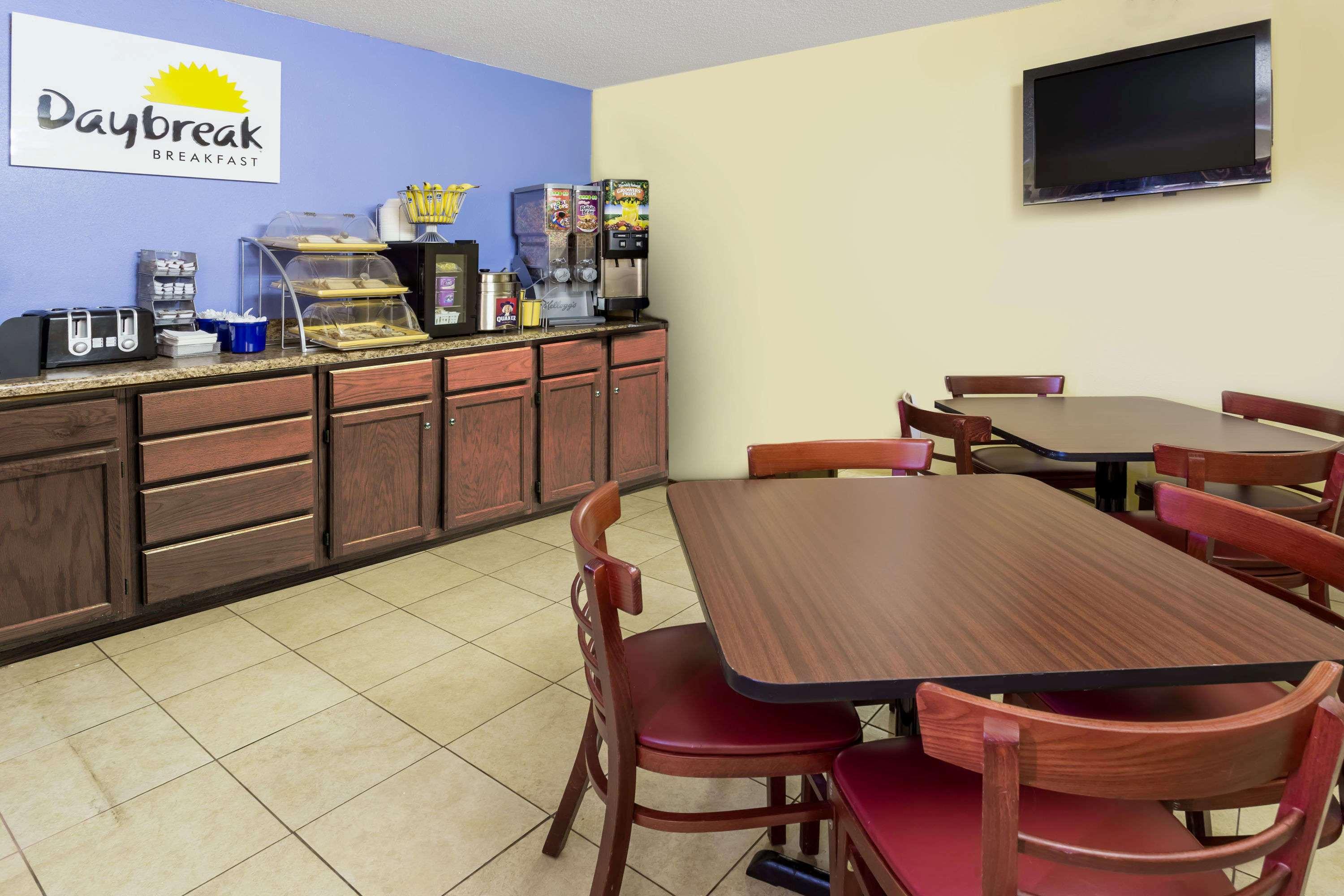 Days Inn Plymouth — photo 4
