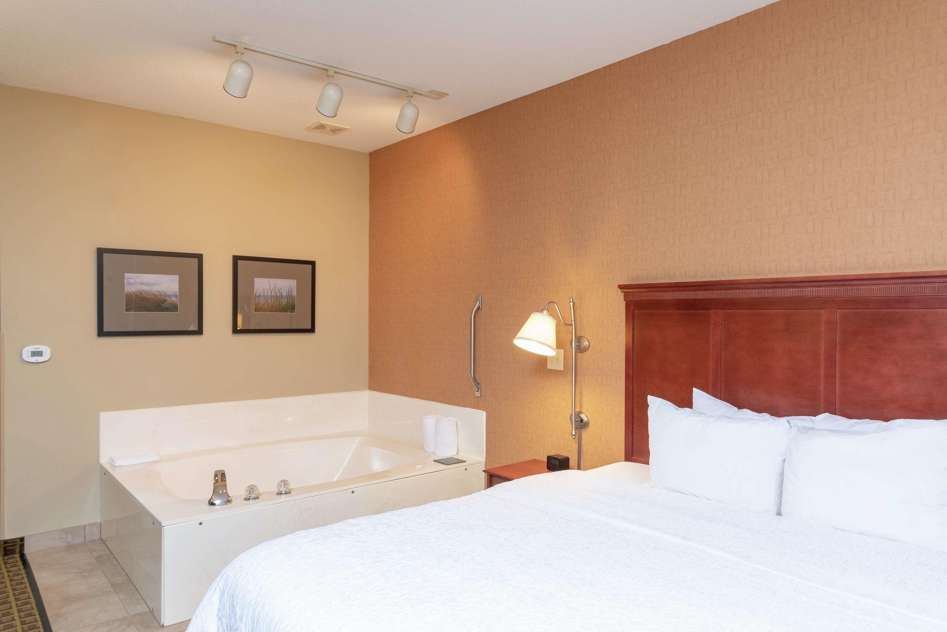 Hampton Inn & Suites Valparaiso — photo 5