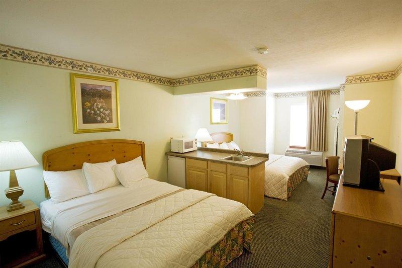 Americas Best Value Inn & Suites Three Rivers — photo 5