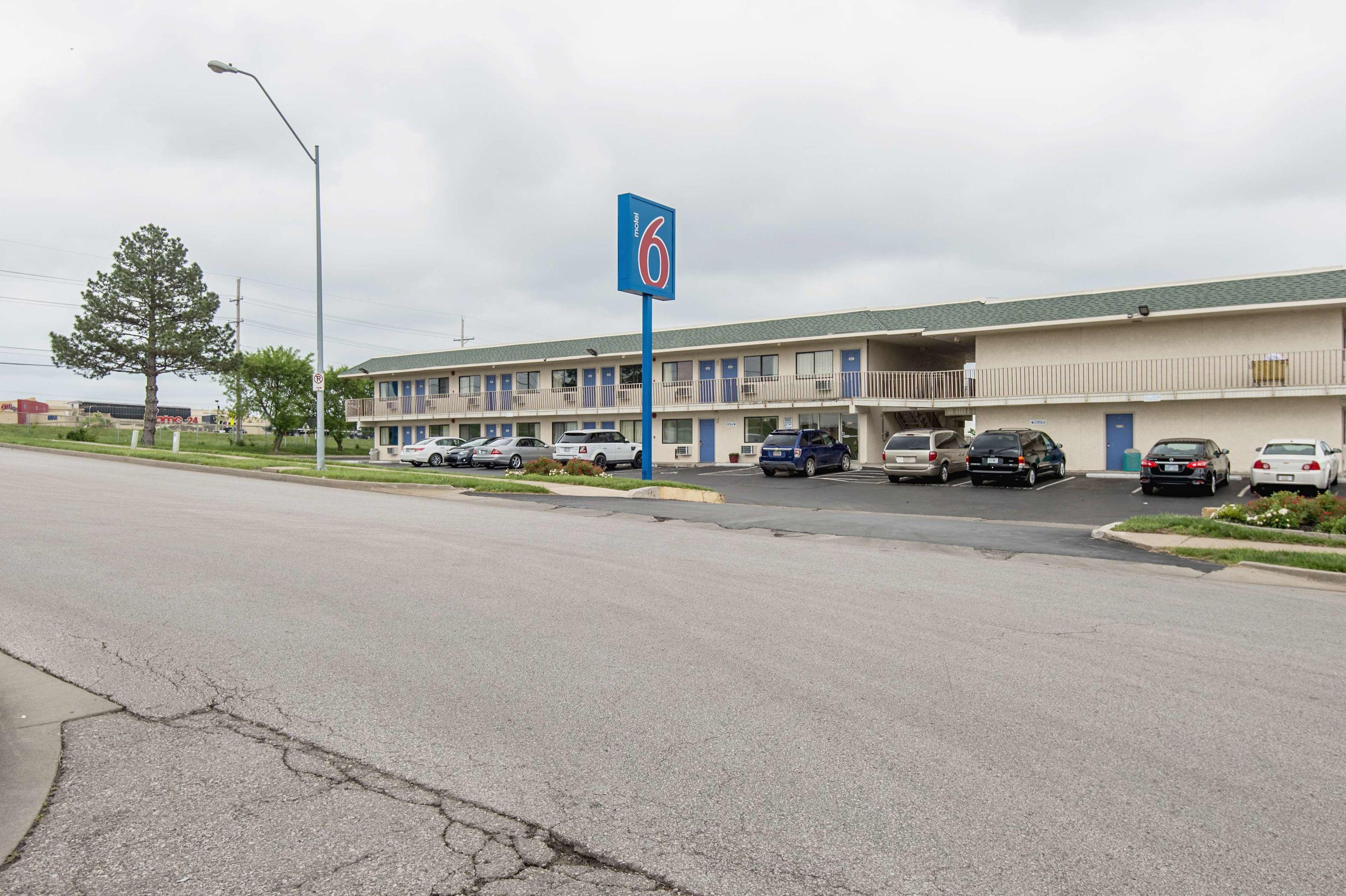 Motel 6 Kansas City North - Airport — photo 5
