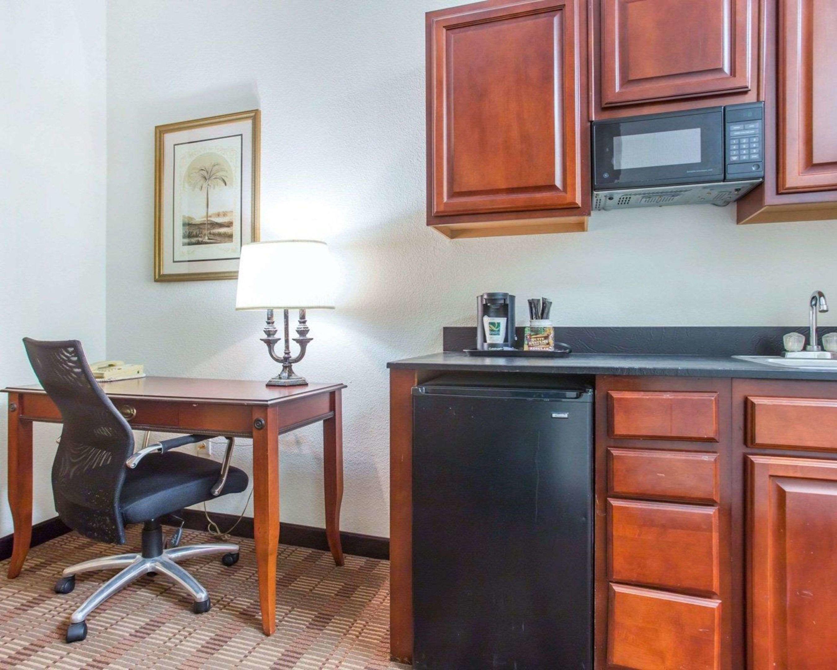 Comfort Inn & Suites Patriots Point — photo 4