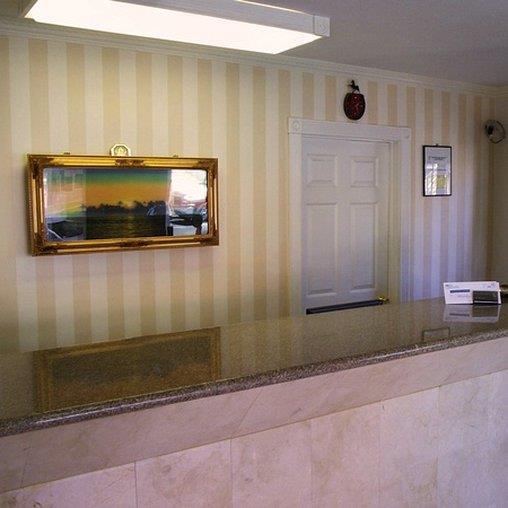 Redondo Inn and Suites — photo 5
