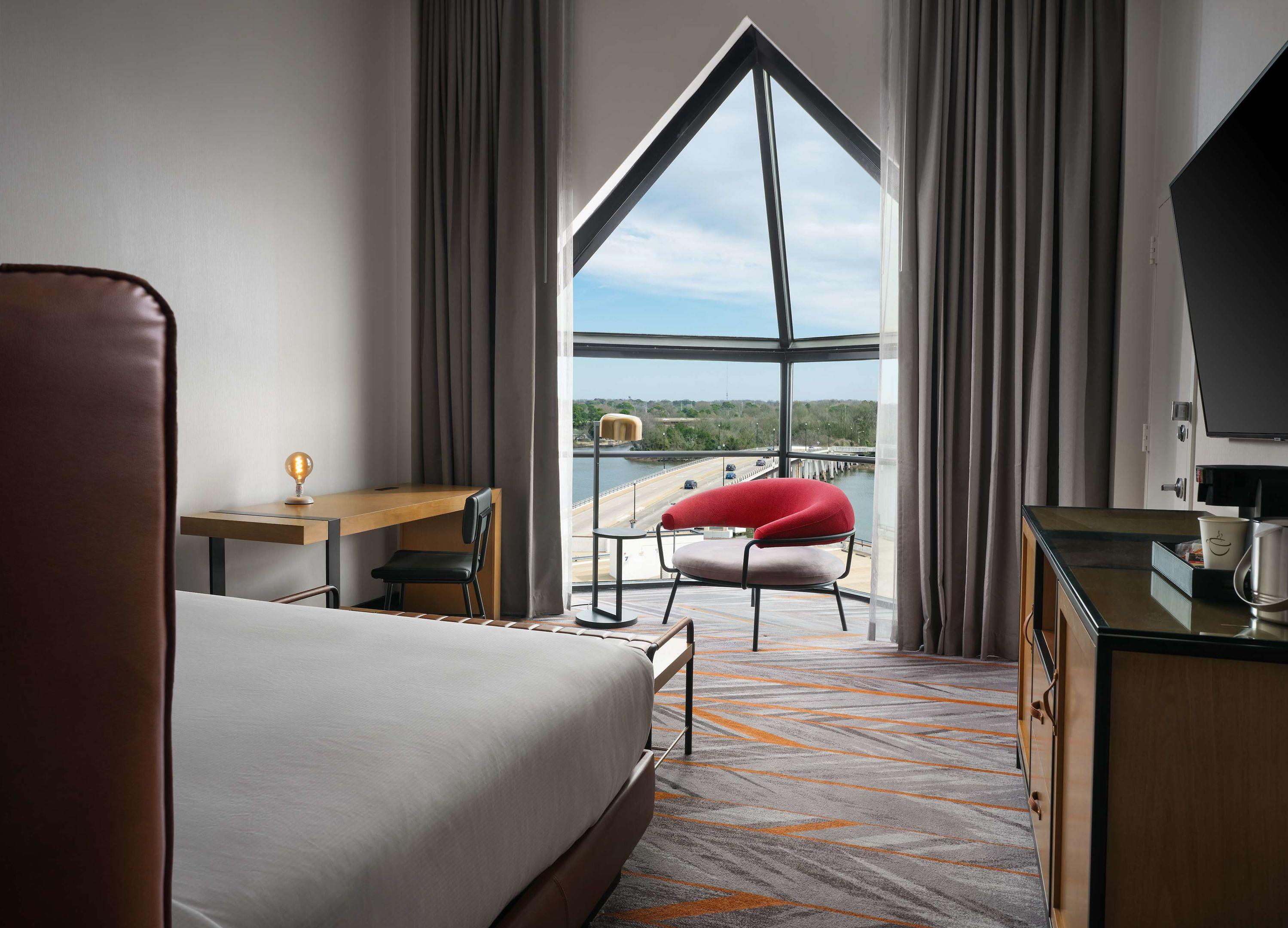 The Landing at Hampton Marina, Tapestry Collection by Hilton — photo 5