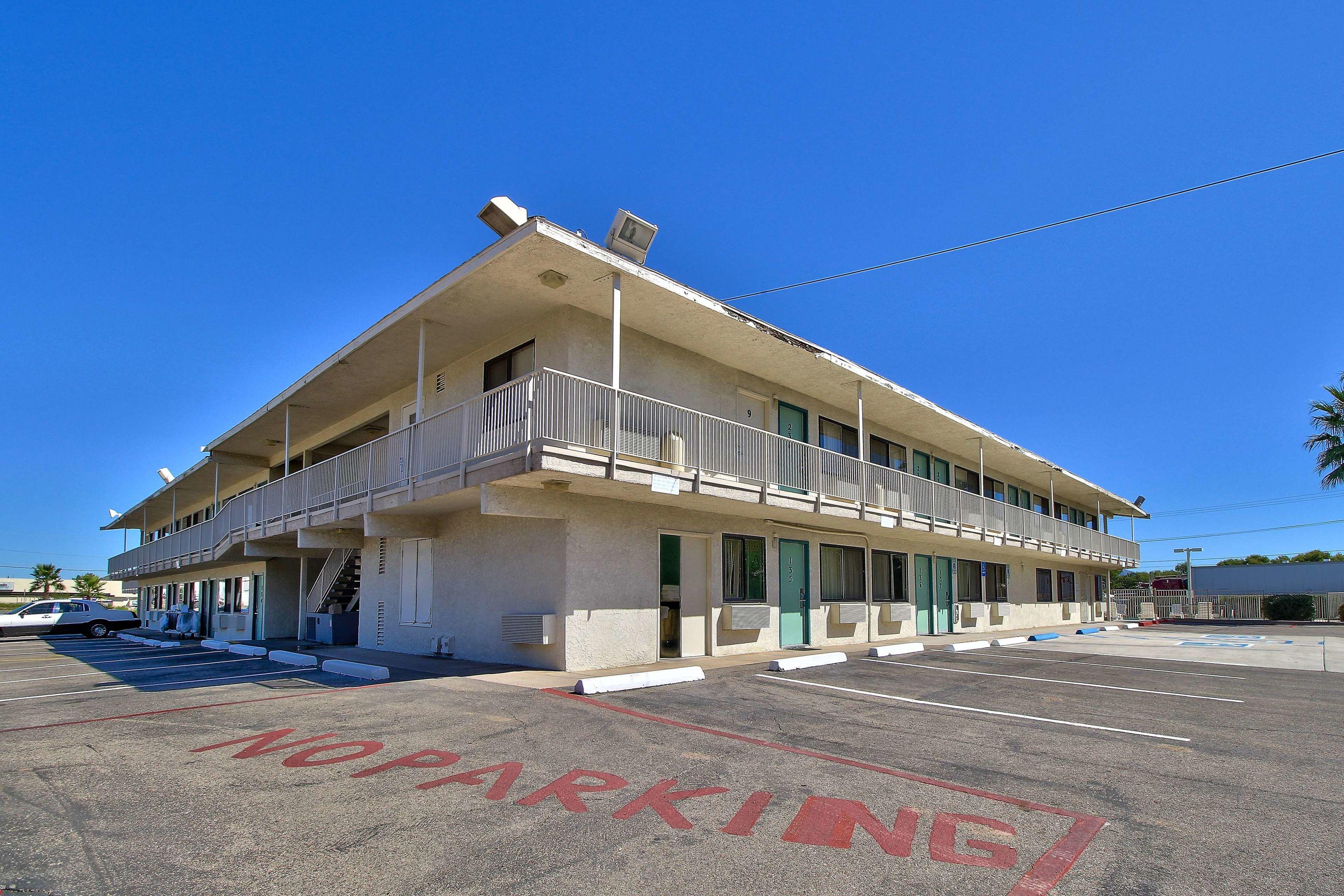 Motel 6 Nogales — photo 4