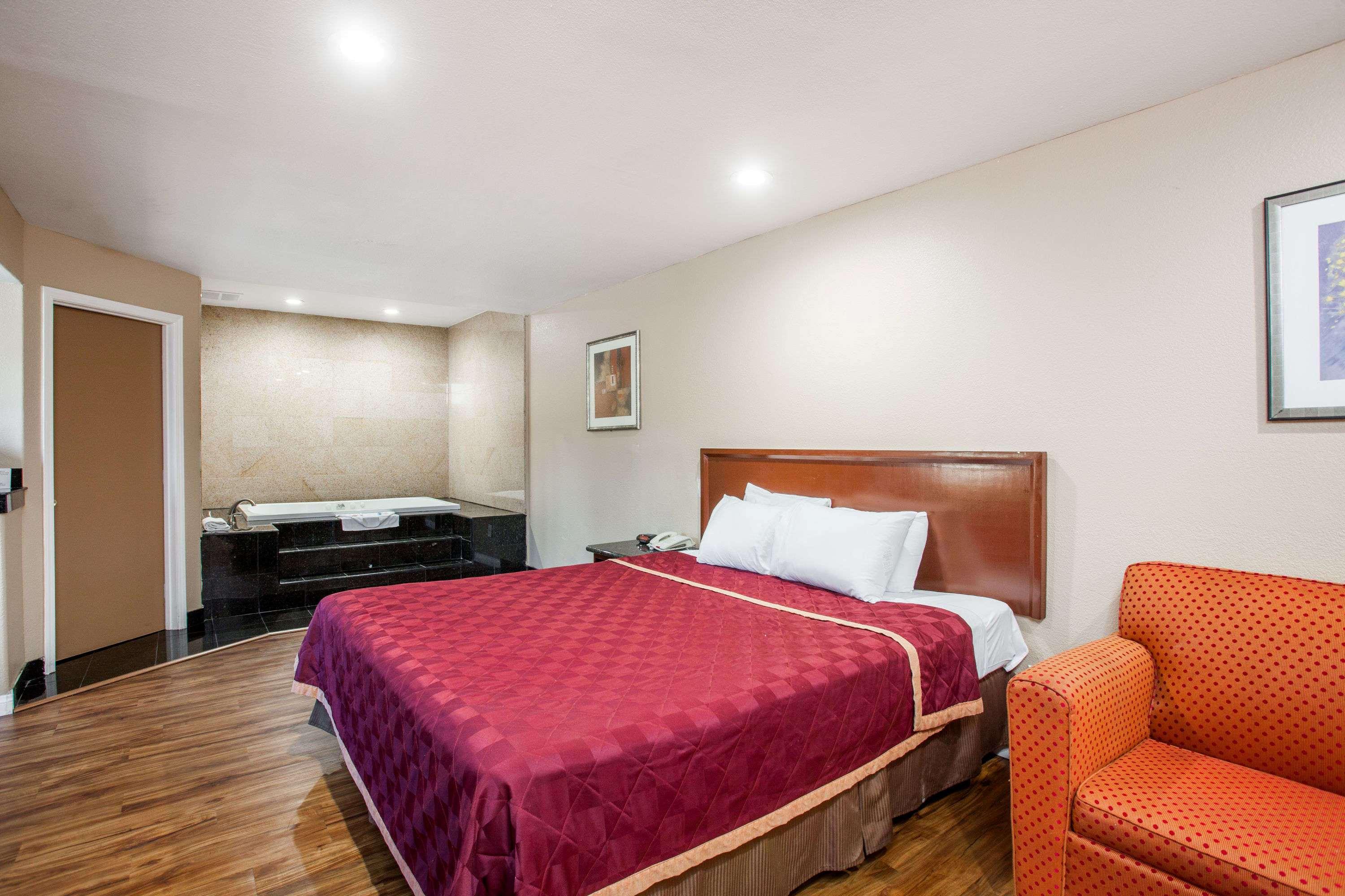 Travelodge by Wyndham Ontario — photo 4