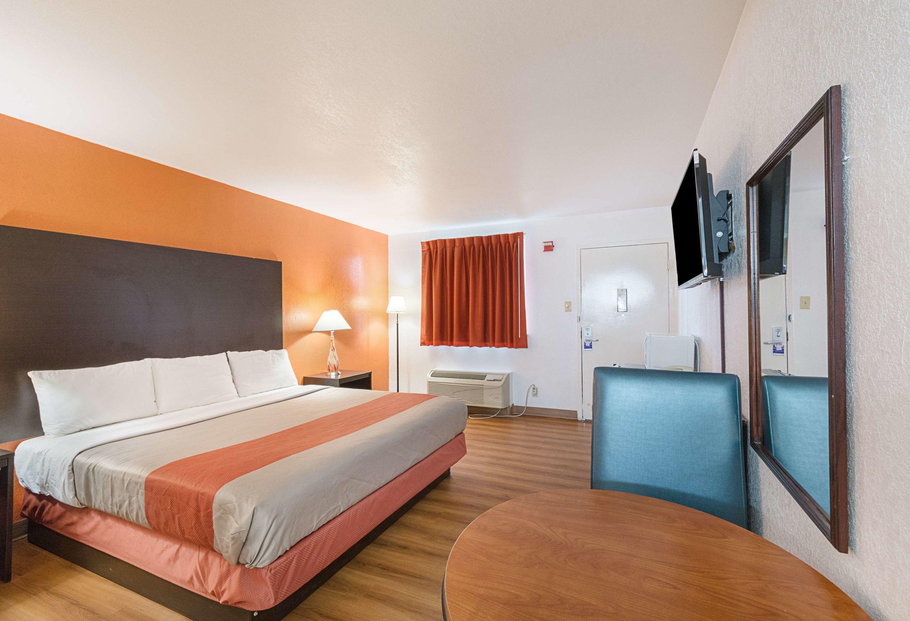 Motel 6 San Antonio I-10 West — photo 4