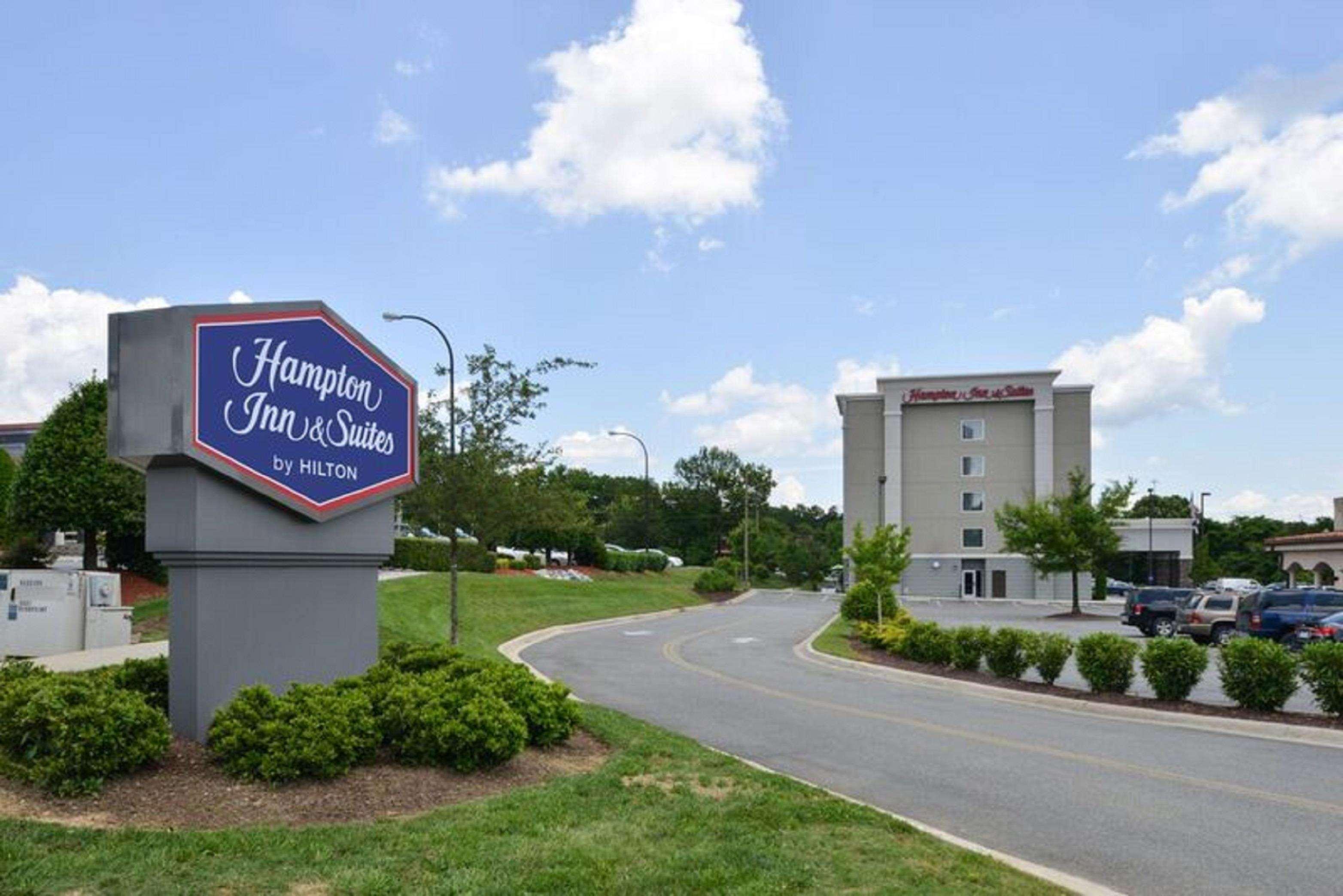 Hampton Inn & Suites Greensboro/ Coliseum Area