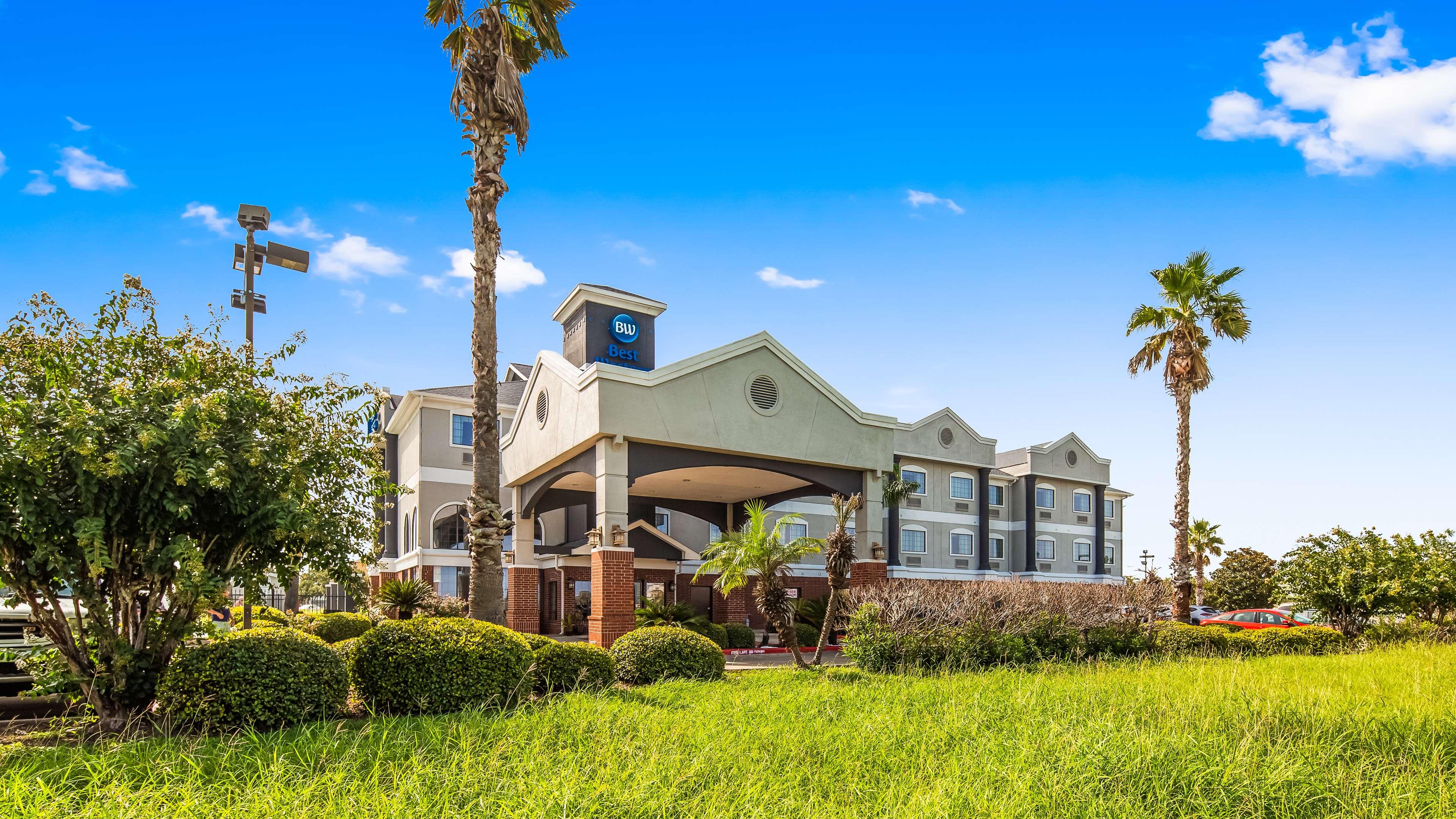 Best Western Mainland Inn & Suites — photo 3