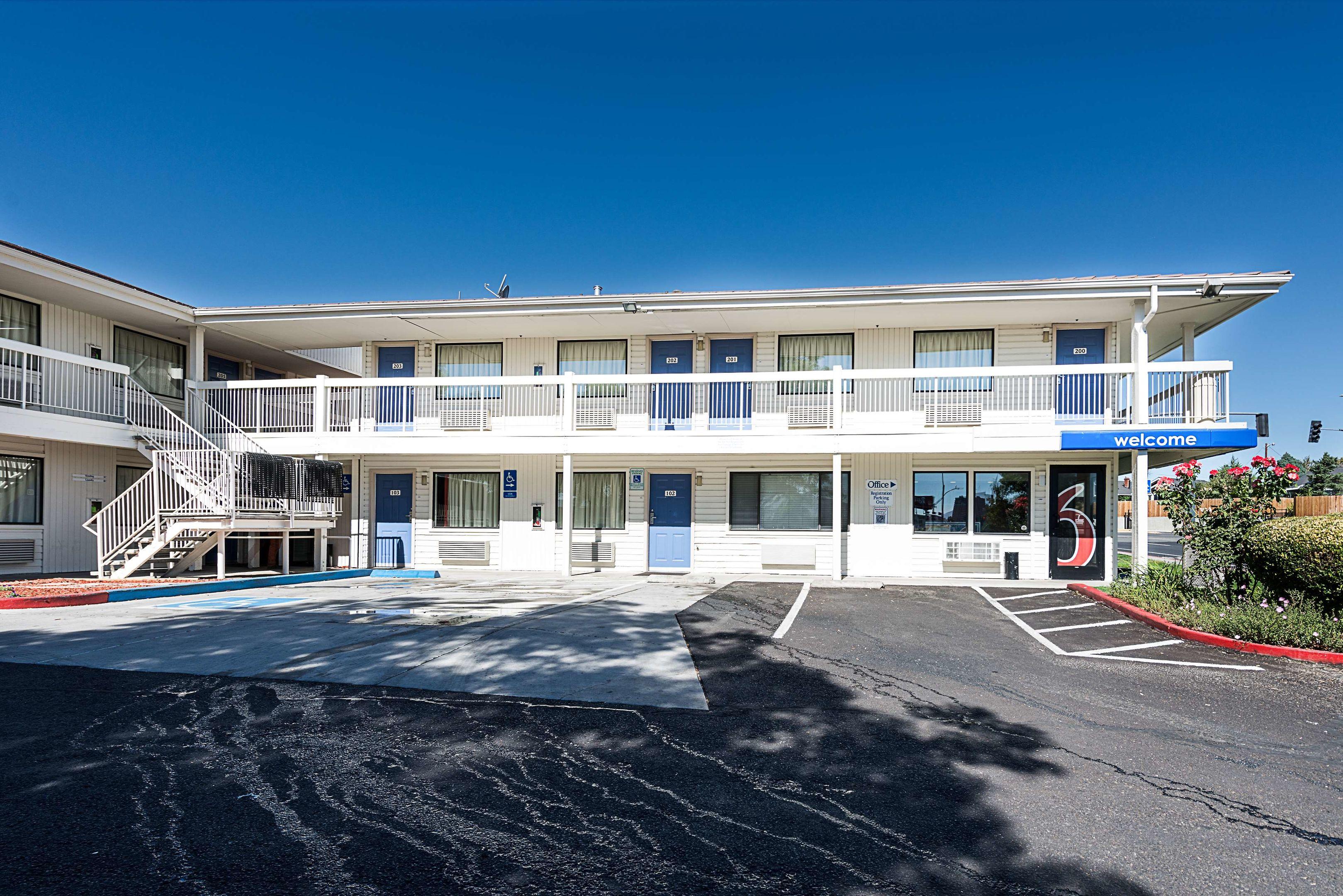 Motel 6 Reno Airport Sparks — photo 3