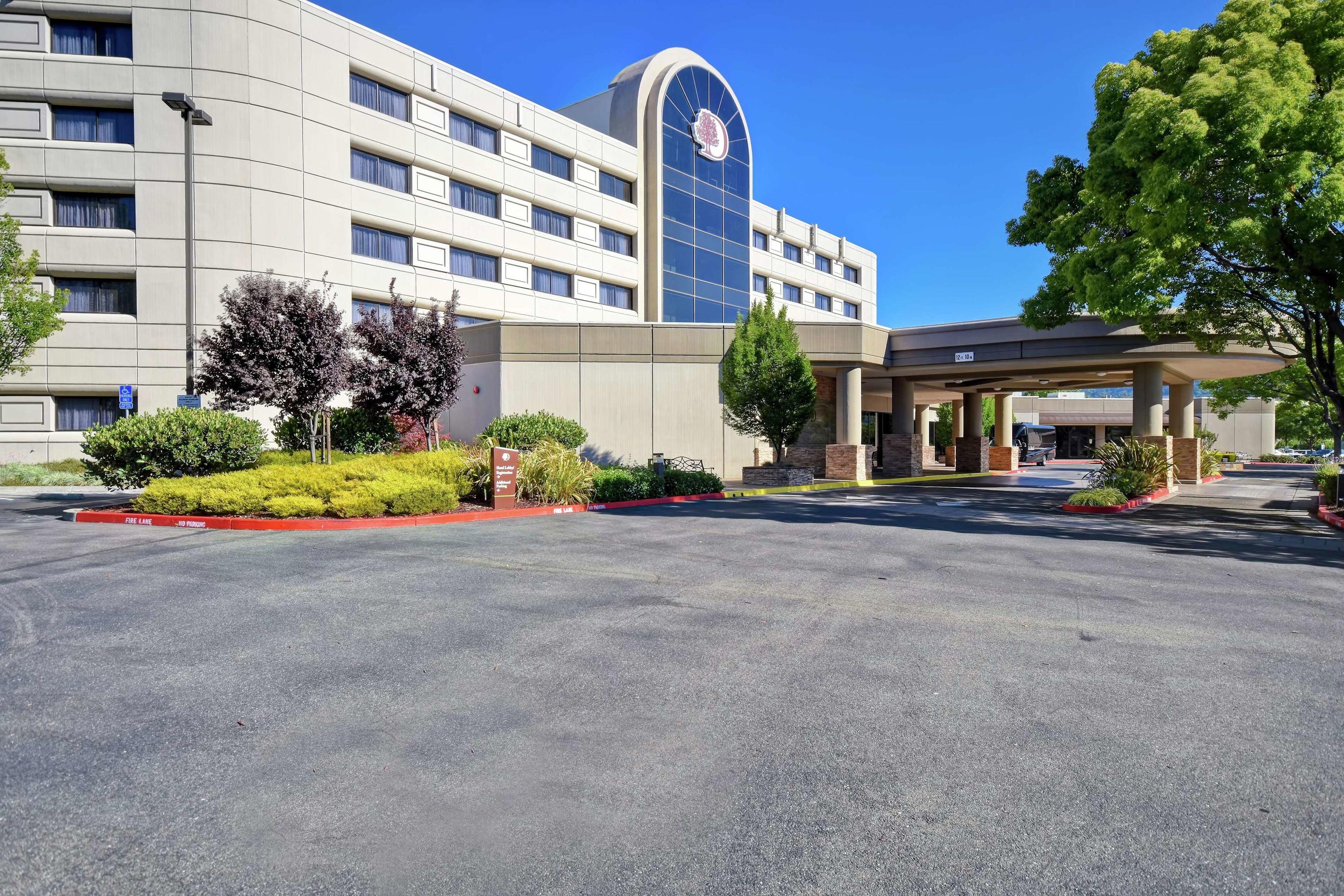 Doubletree by Hilton Pleasanton at the Club