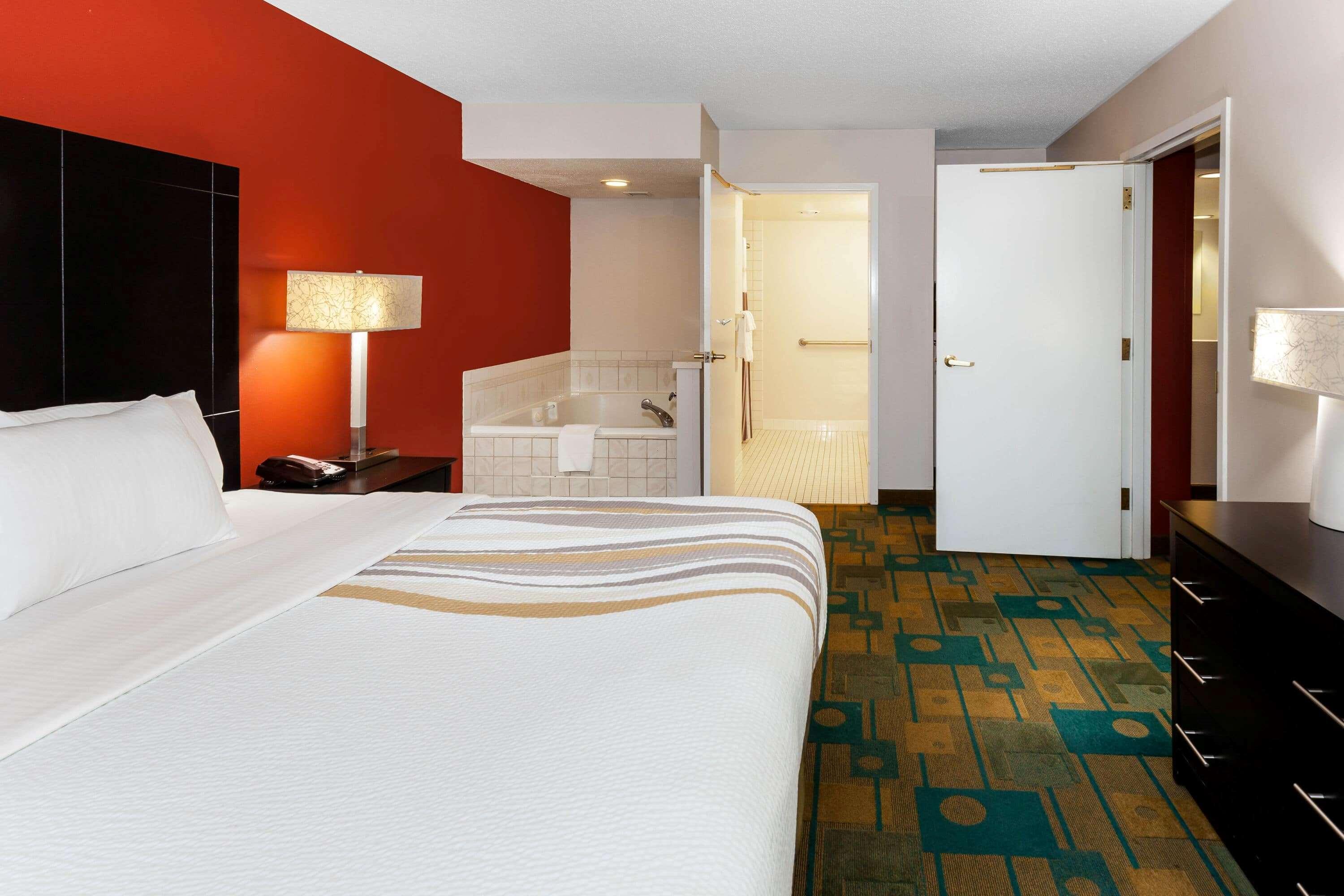 La Quinta Inn & Suites Milwaukee Bayshore Area — photo 4