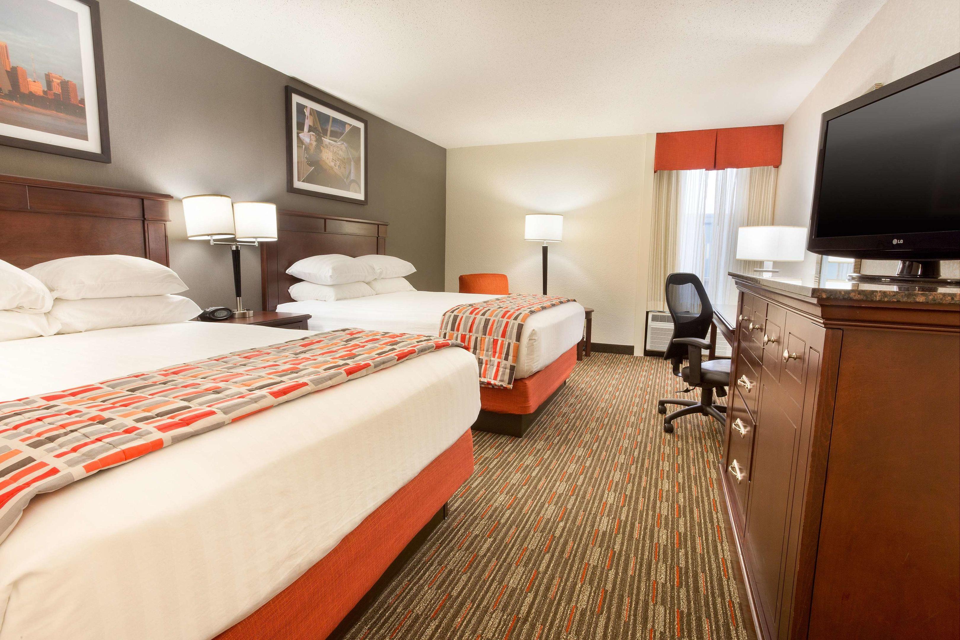 Drury Inn & Suites St. Louis Airport — photo 4
