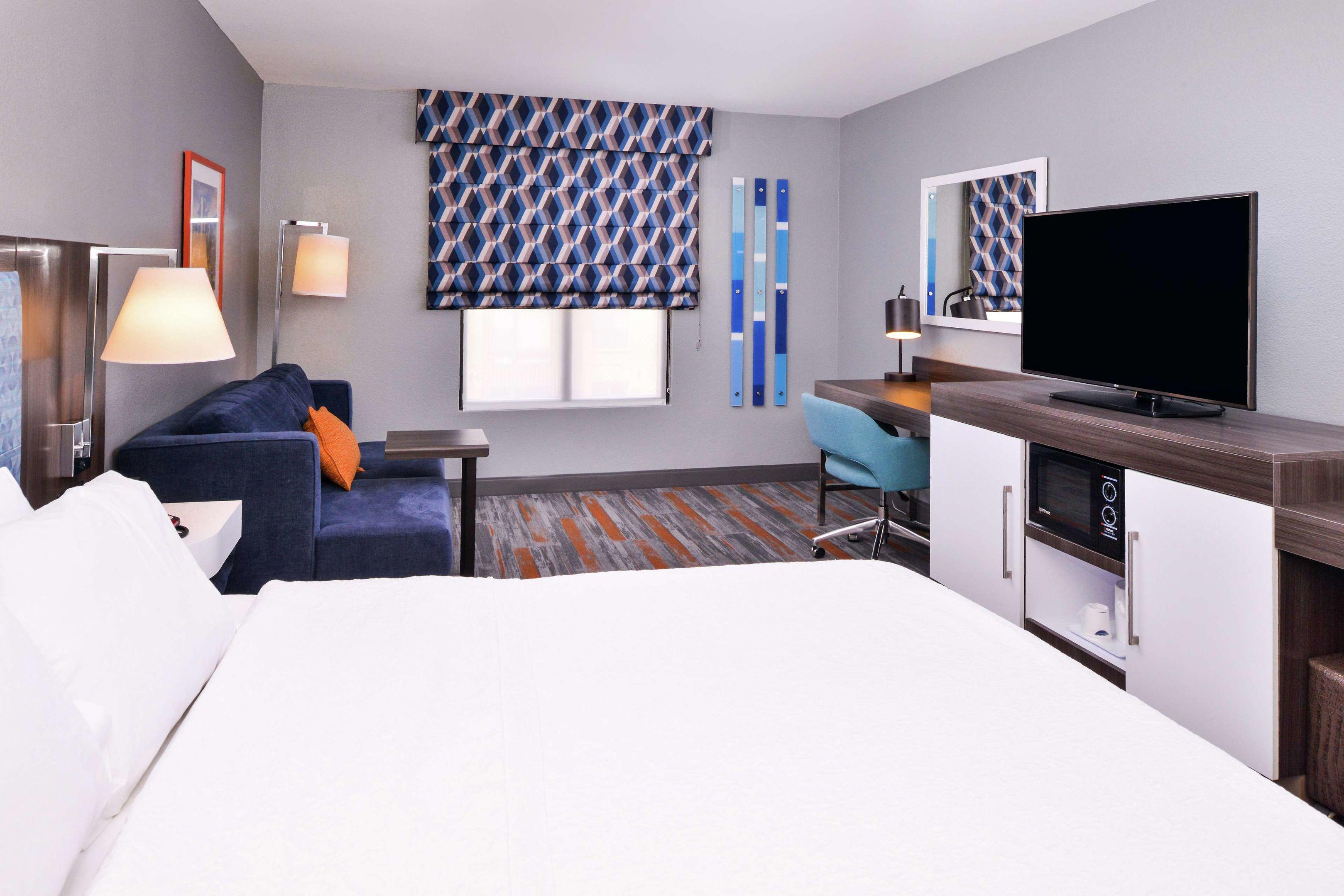Hampton Inn & Suites Frisco-Legacy Park — photo 4