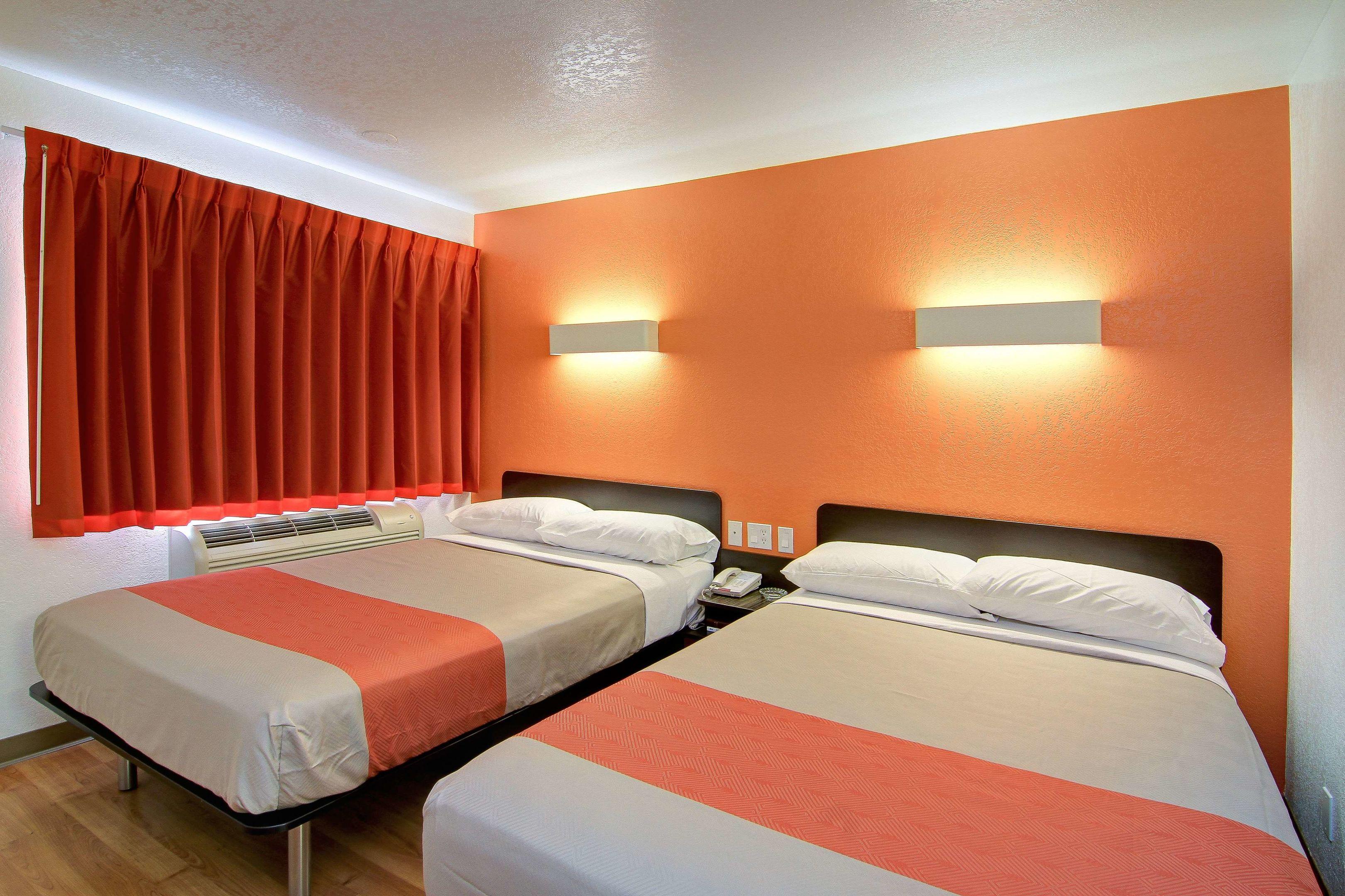 Motel 6 Scottsdale — photo 4