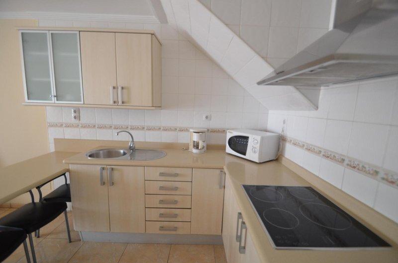 Las Brisas Apartments — photo 4