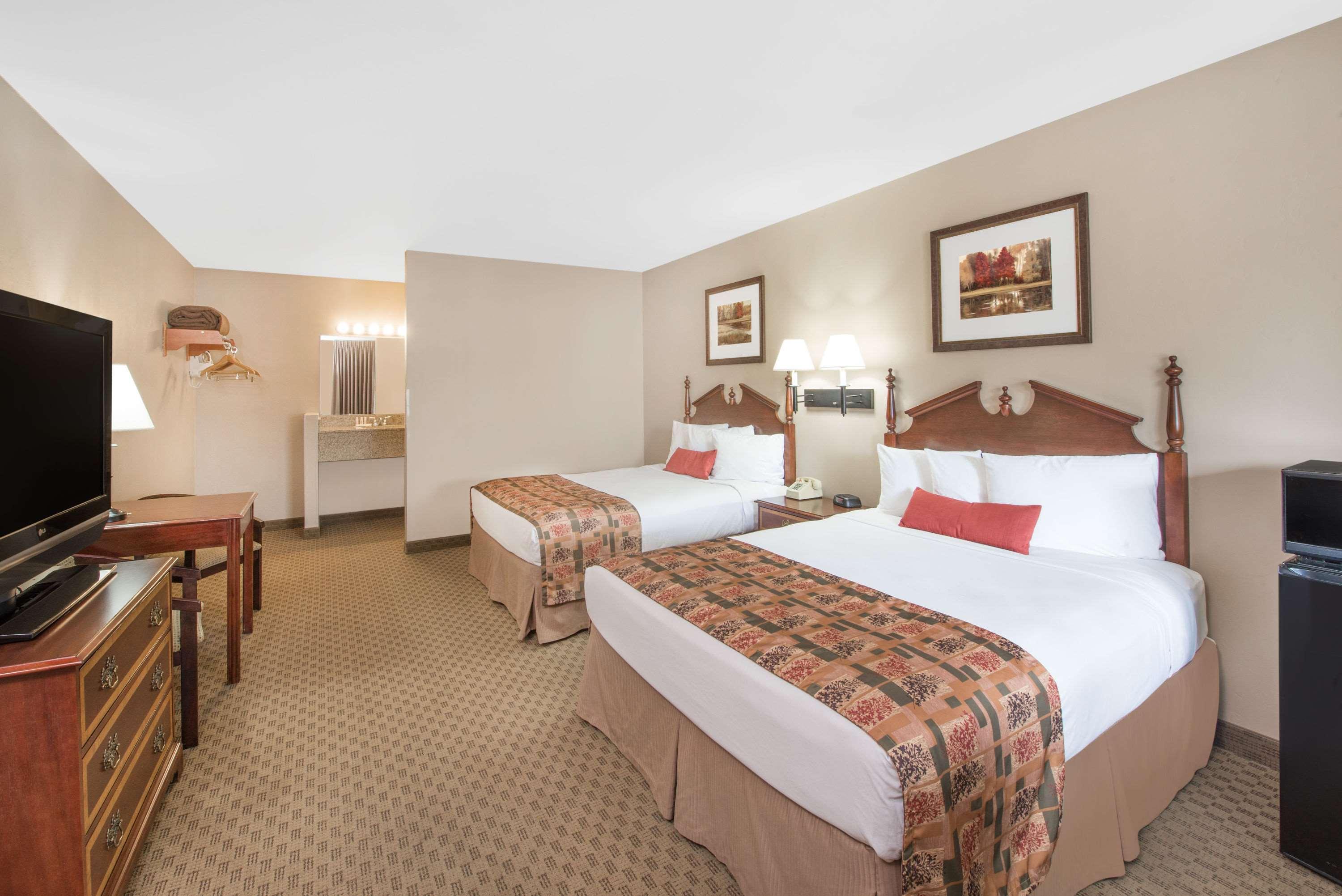 Days Inn by Wyndham Show Low — photo 4
