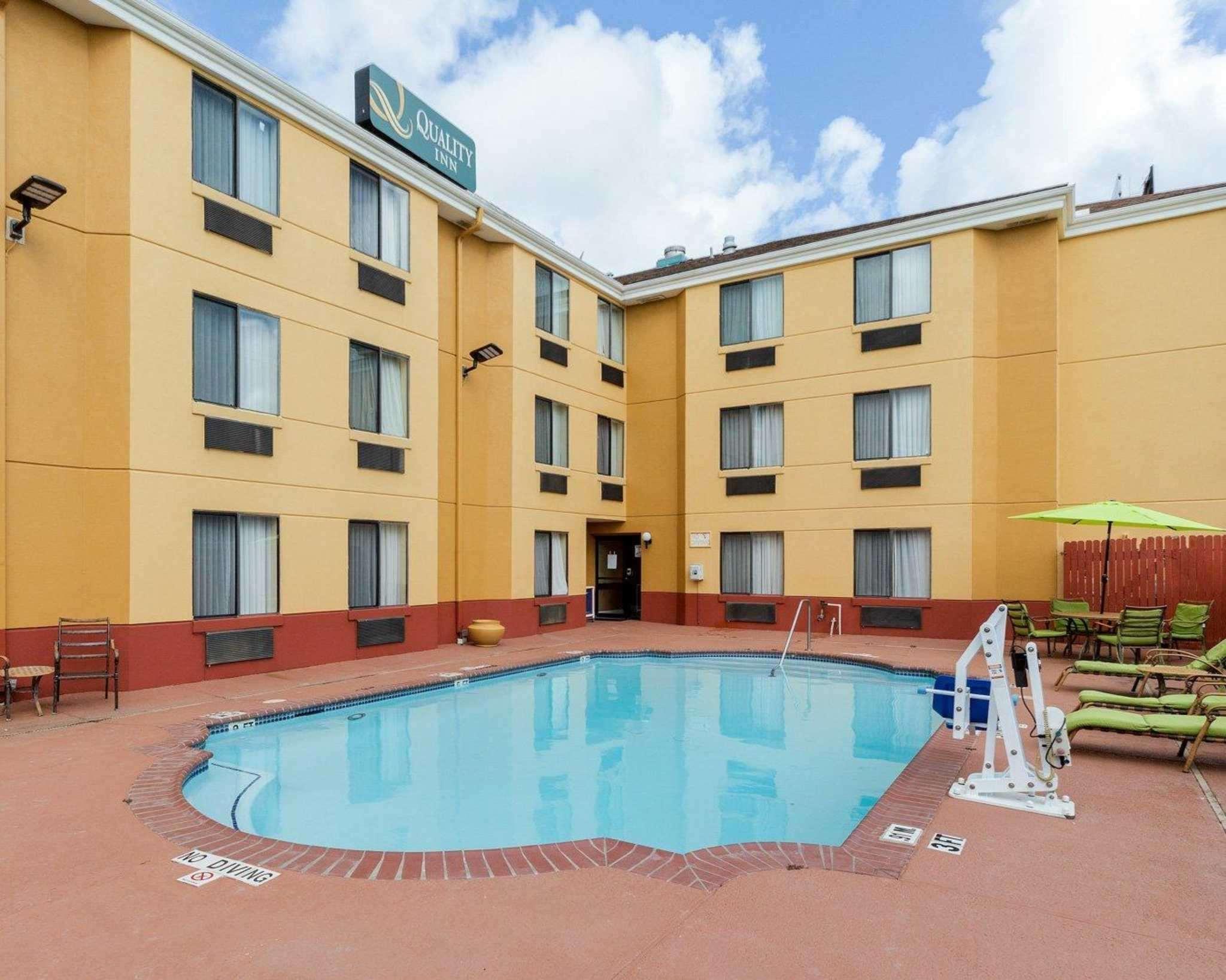 Quality Inn Baytown near Houston Raceway Park — photo 4