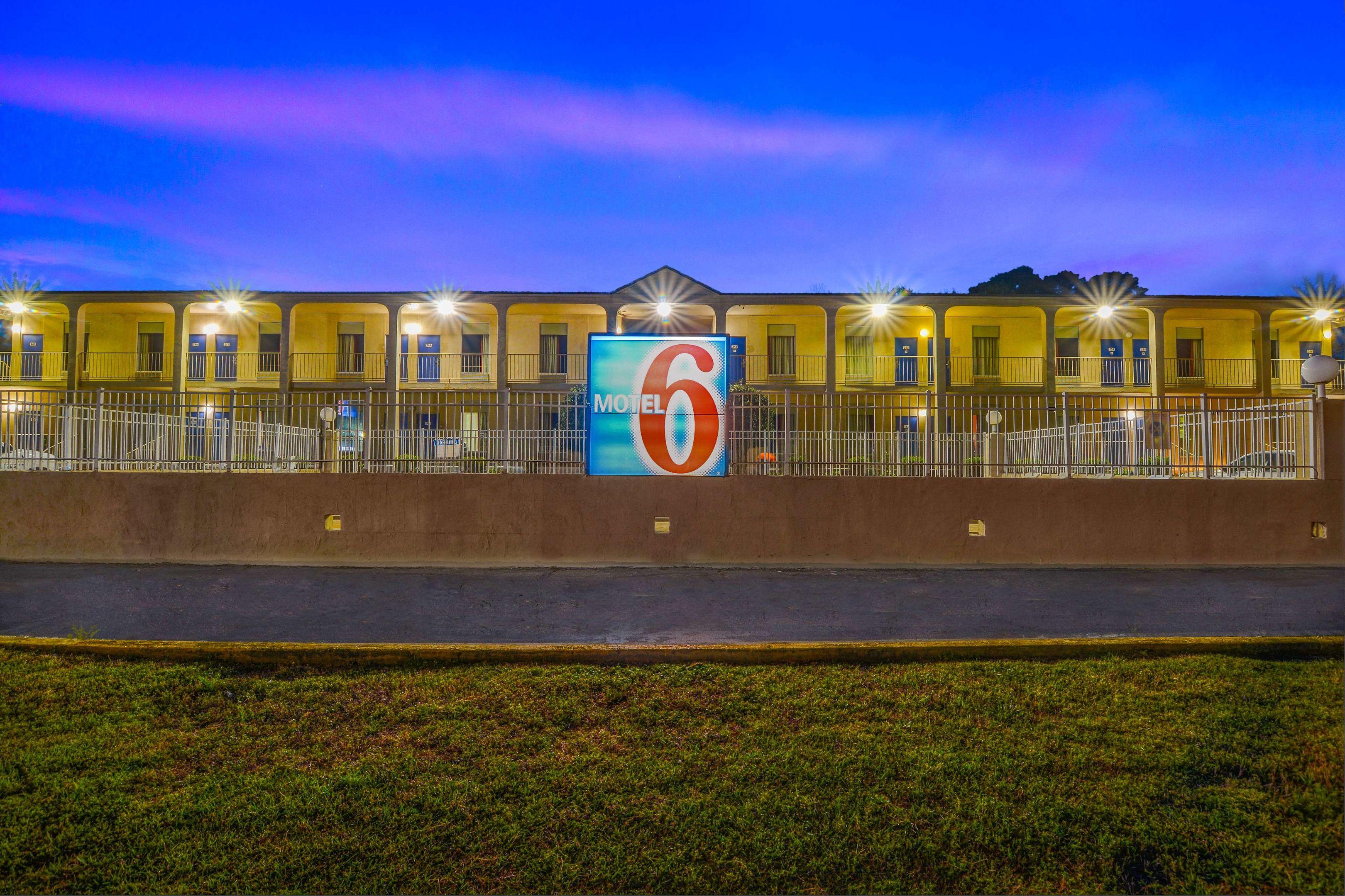 Motel 6 Americus — photo 5
