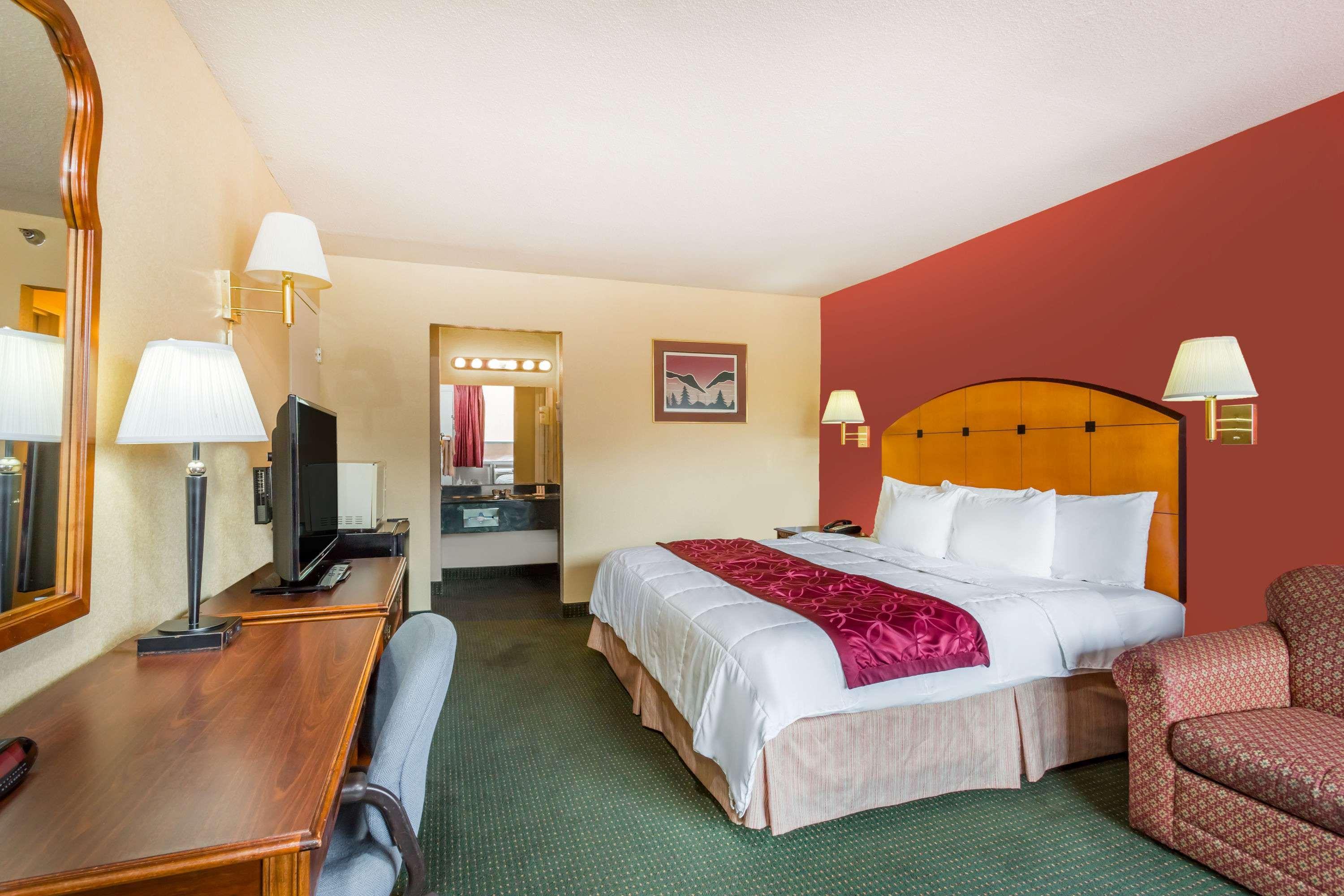 Ramada Rivers Edge Conference Center Roanoke — photo 4
