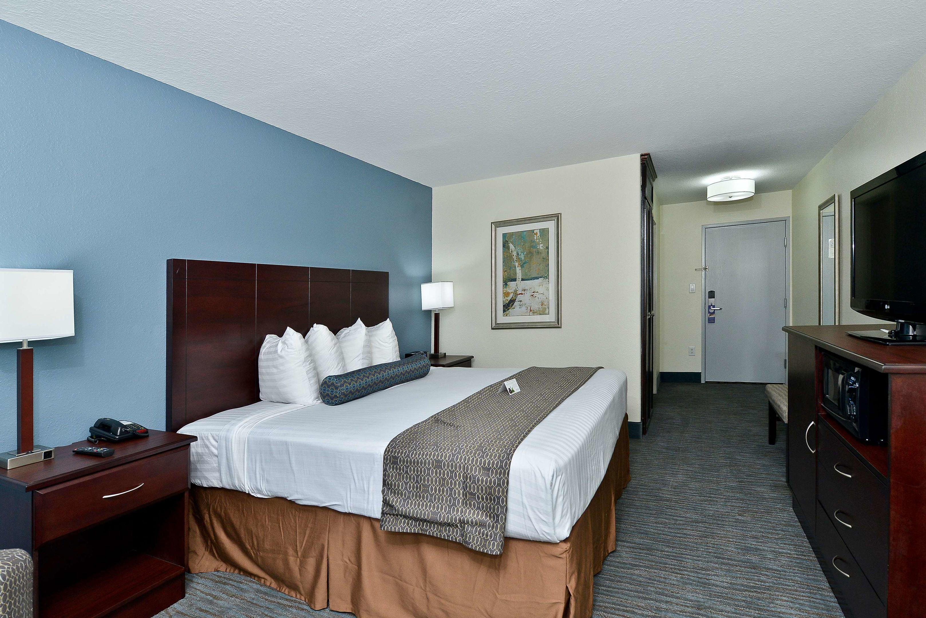 Best Western Plus Orange County — photo 4