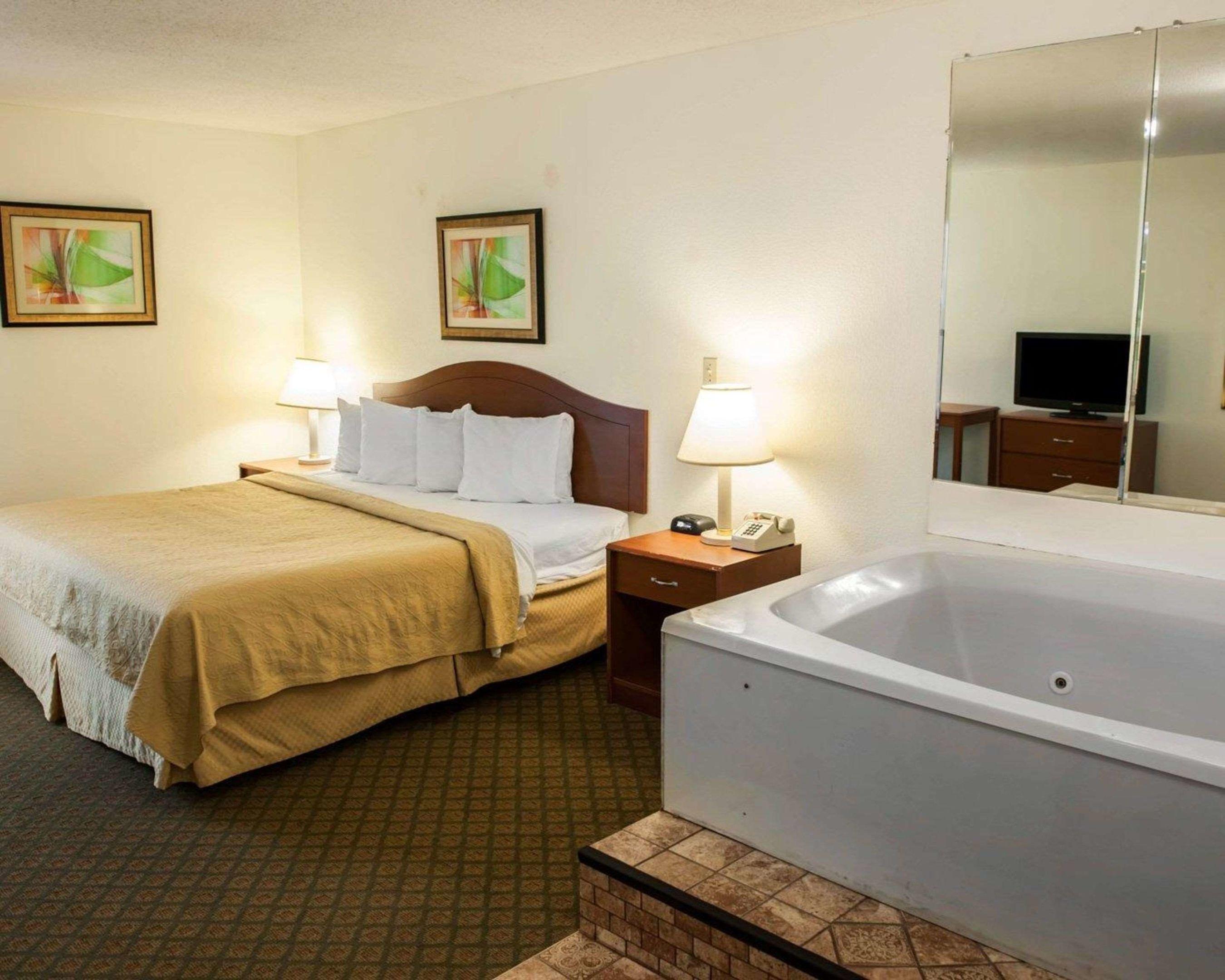 Quality Inn & Suites — photo 4