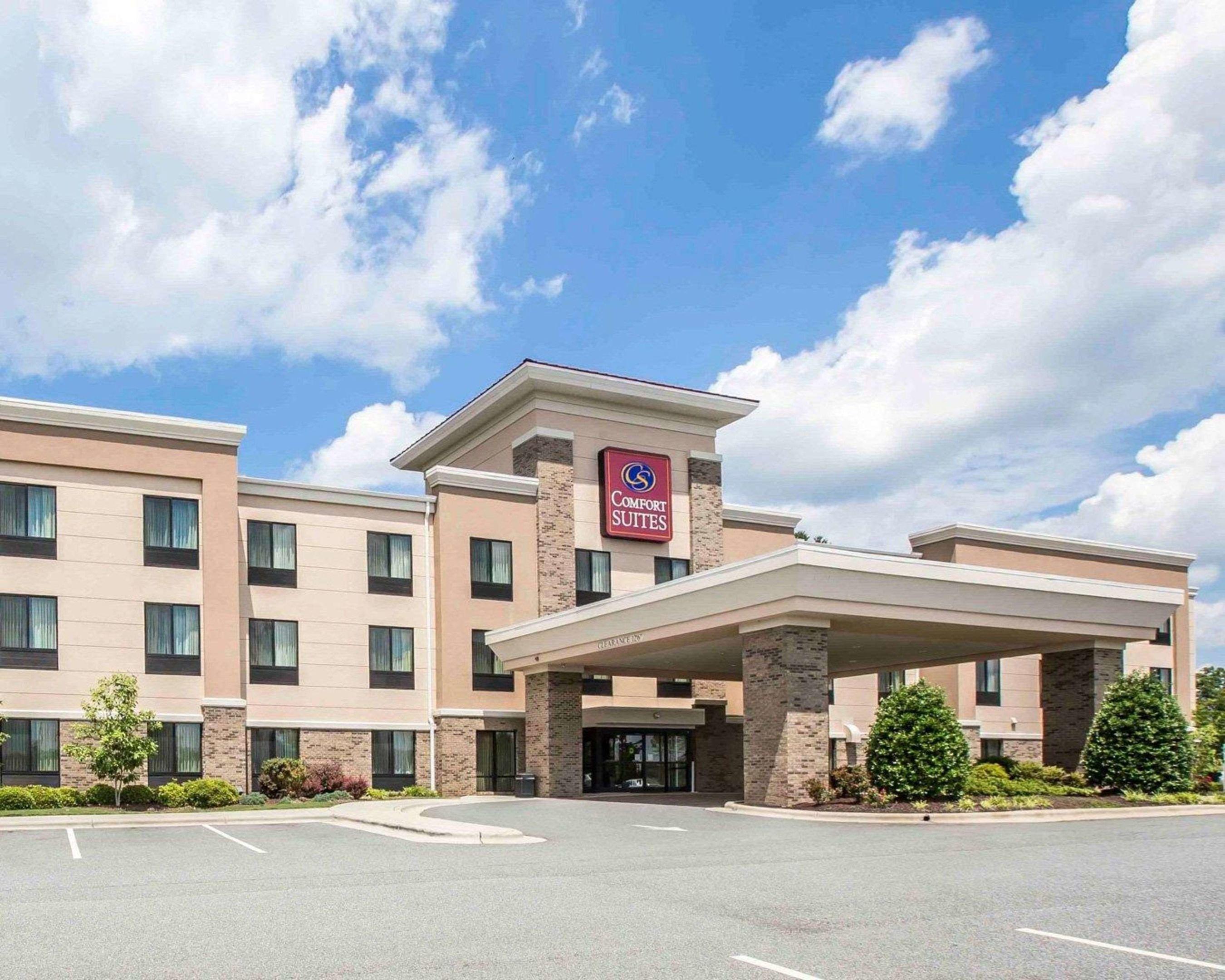 Comfort Suites — photo 4