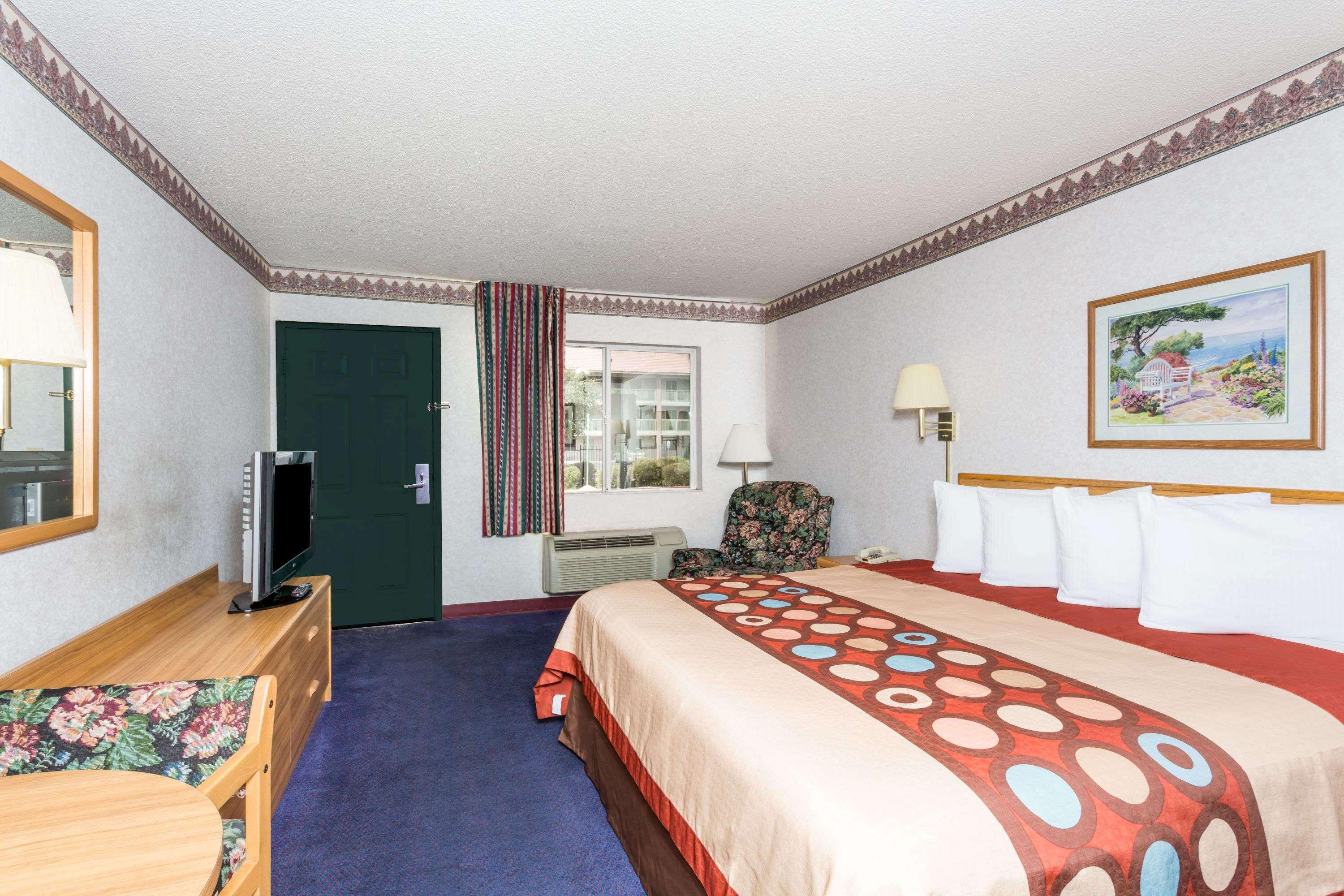 Travelodge Phoenix — photo 3