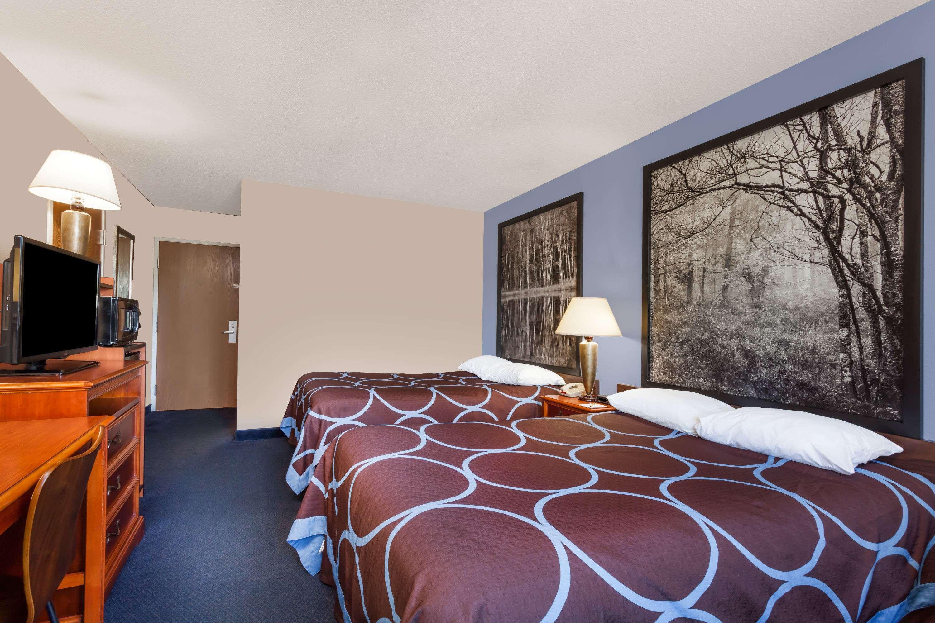 Super 8 by Wyndham Adrian — photo 4