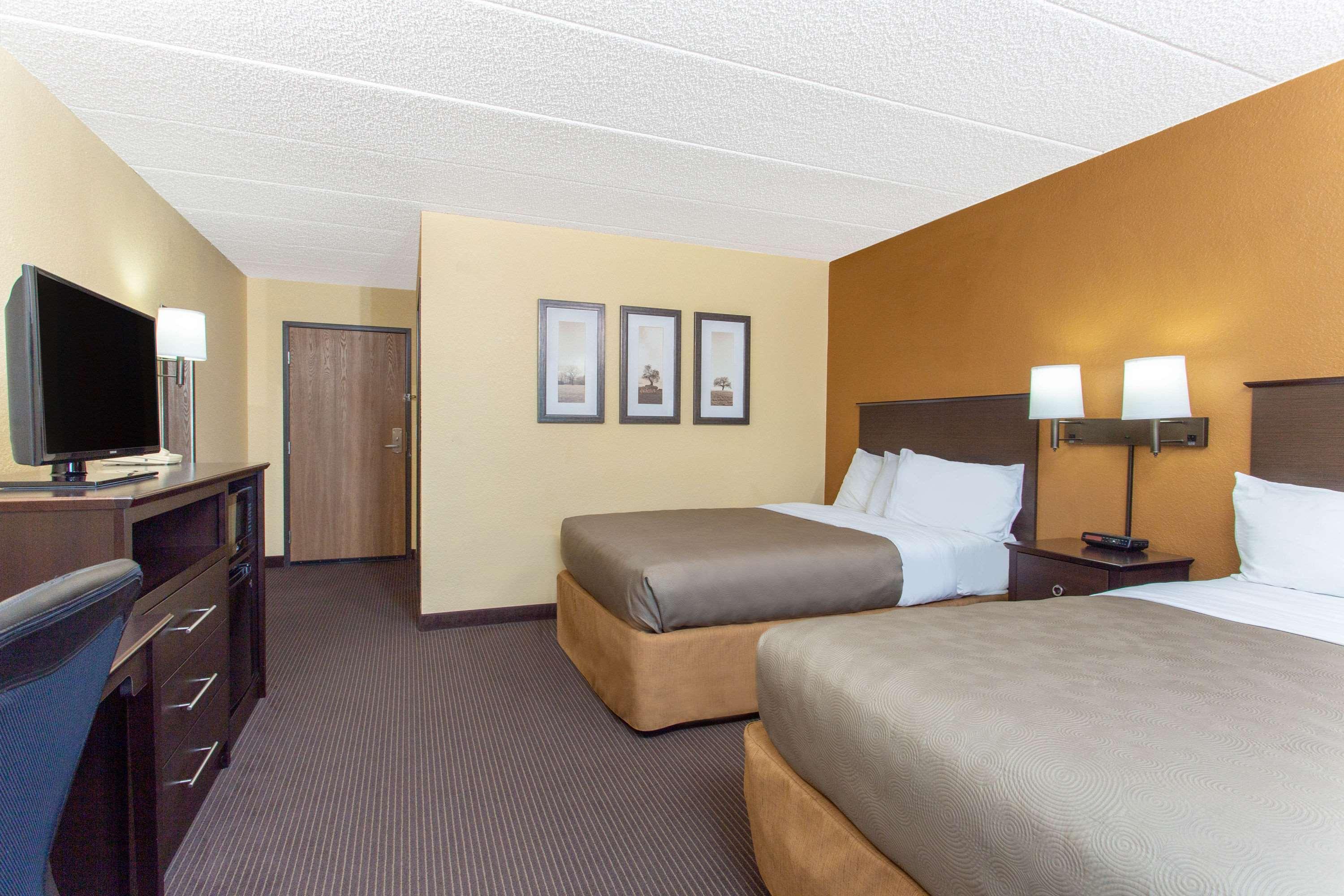 AmericInn by Wyndham West Bend — photo 4