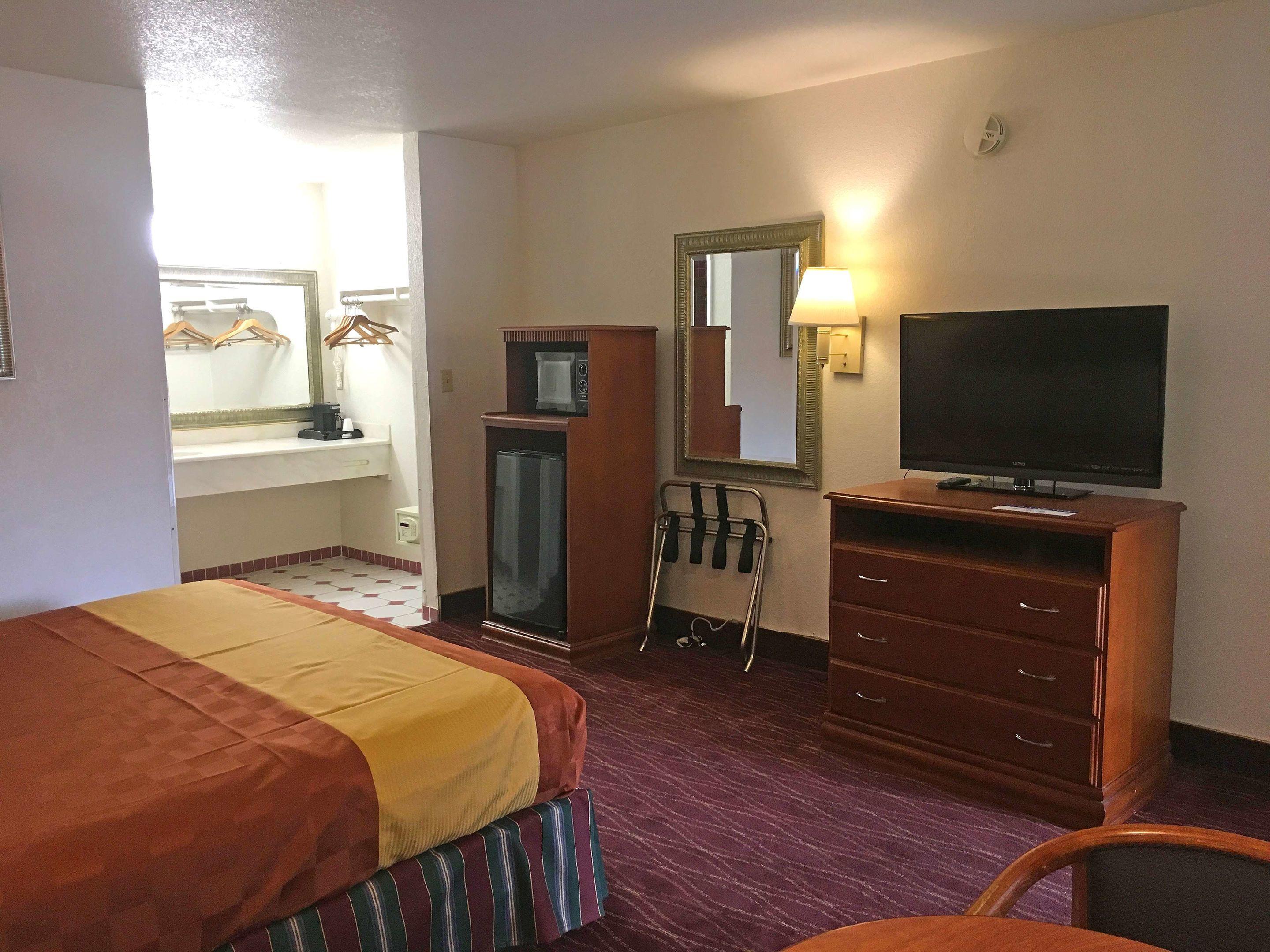 Americas Best Value Inn Pico Rivera-East Los Angeles — photo 3
