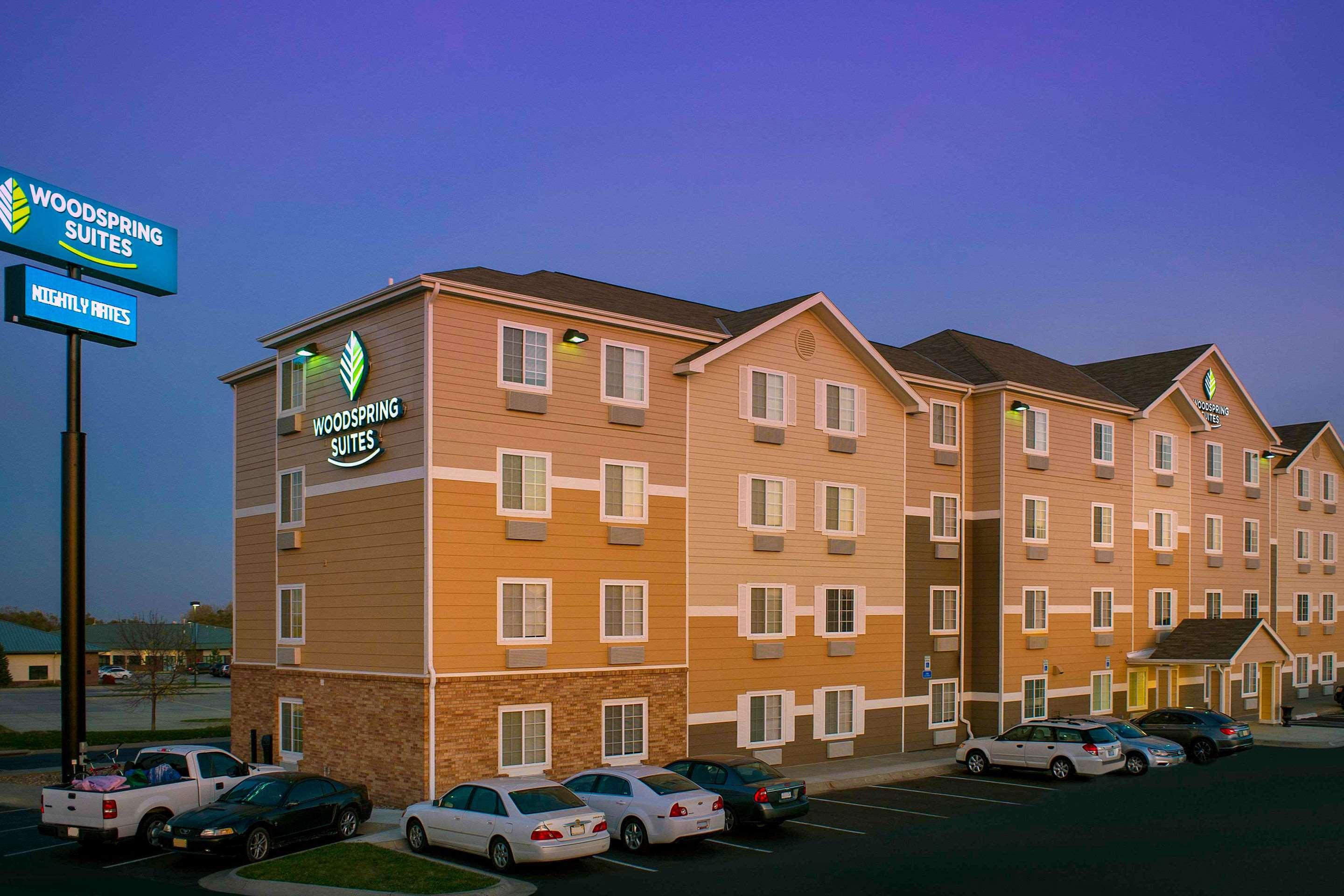 WoodSpring Suites Lincoln — photo 4