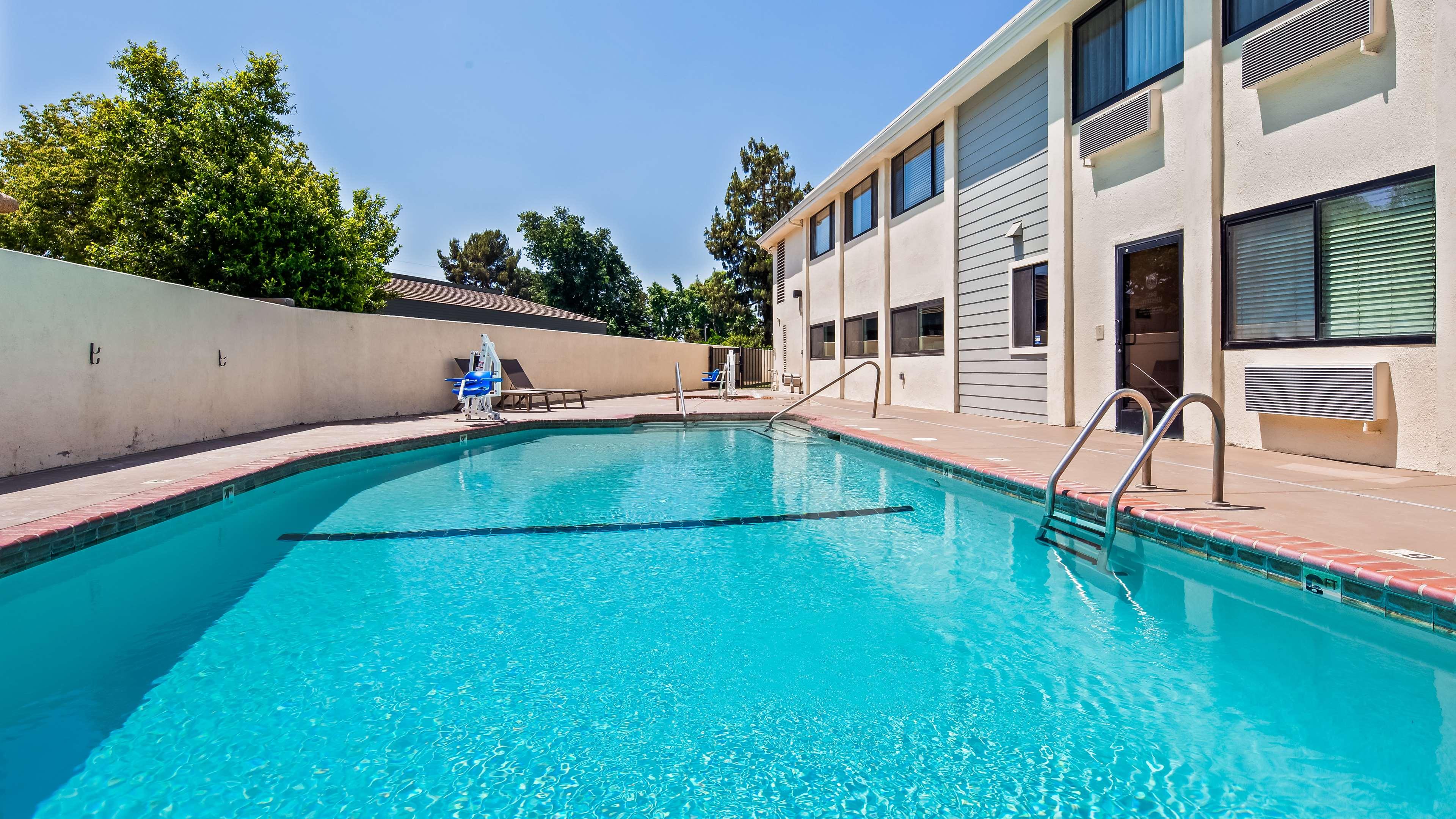 Best Western Town & Country Lodge — photo 3