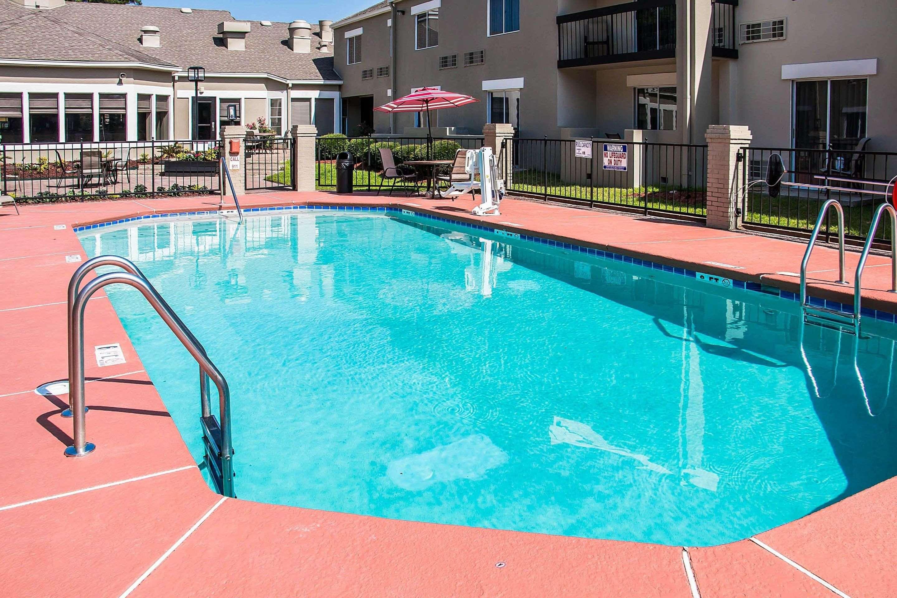 Clarion Inn & Suites - Savannah — photo 4