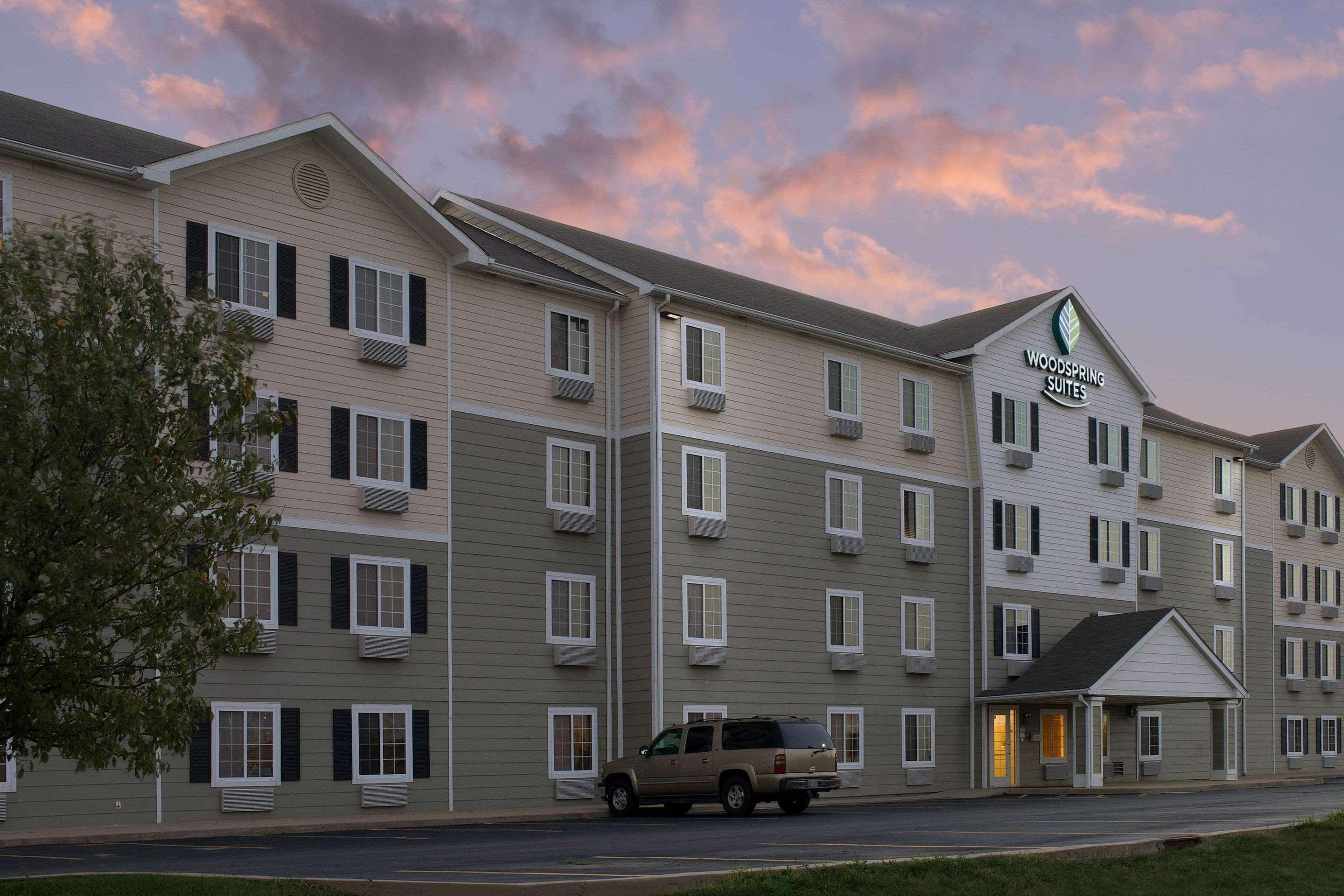 WoodSpring Suites Champaign Urbana — photo 4