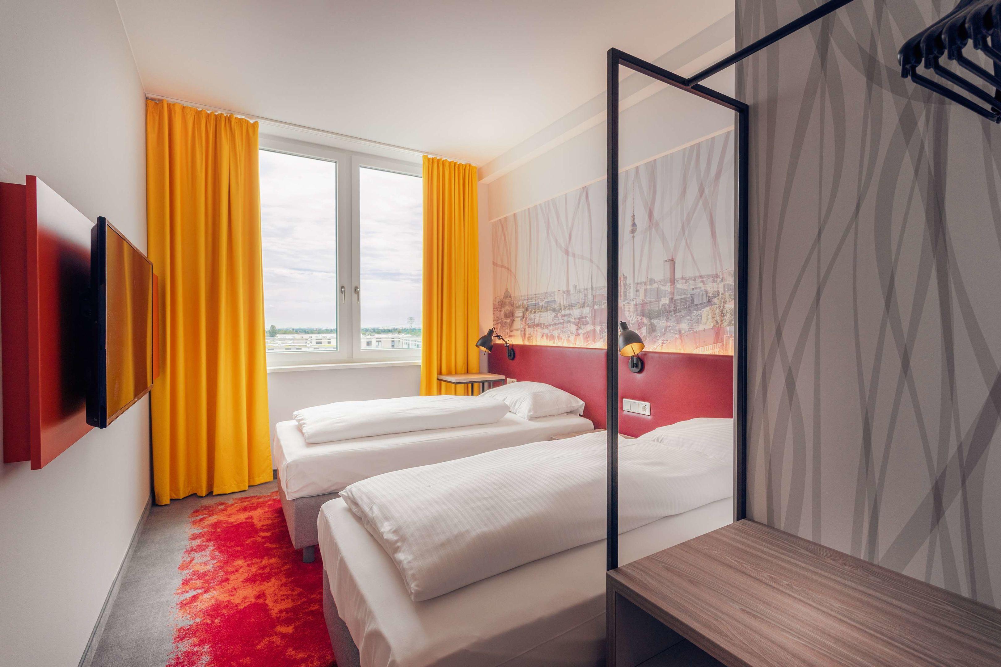 Hotel Campanile Berlin Brandenburg Airport — photo 4