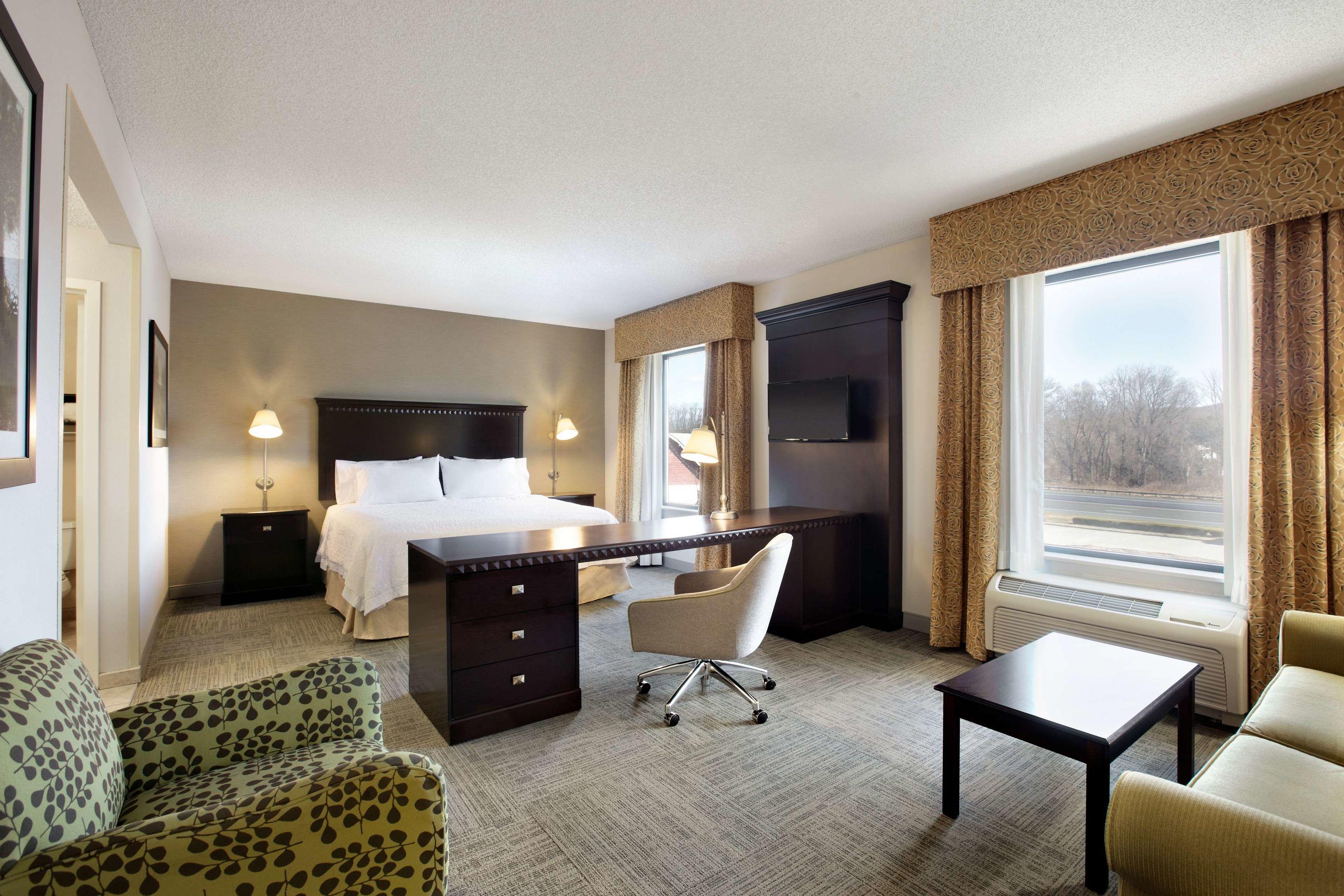 Hampton Inn & Suites Mahwah — photo 3
