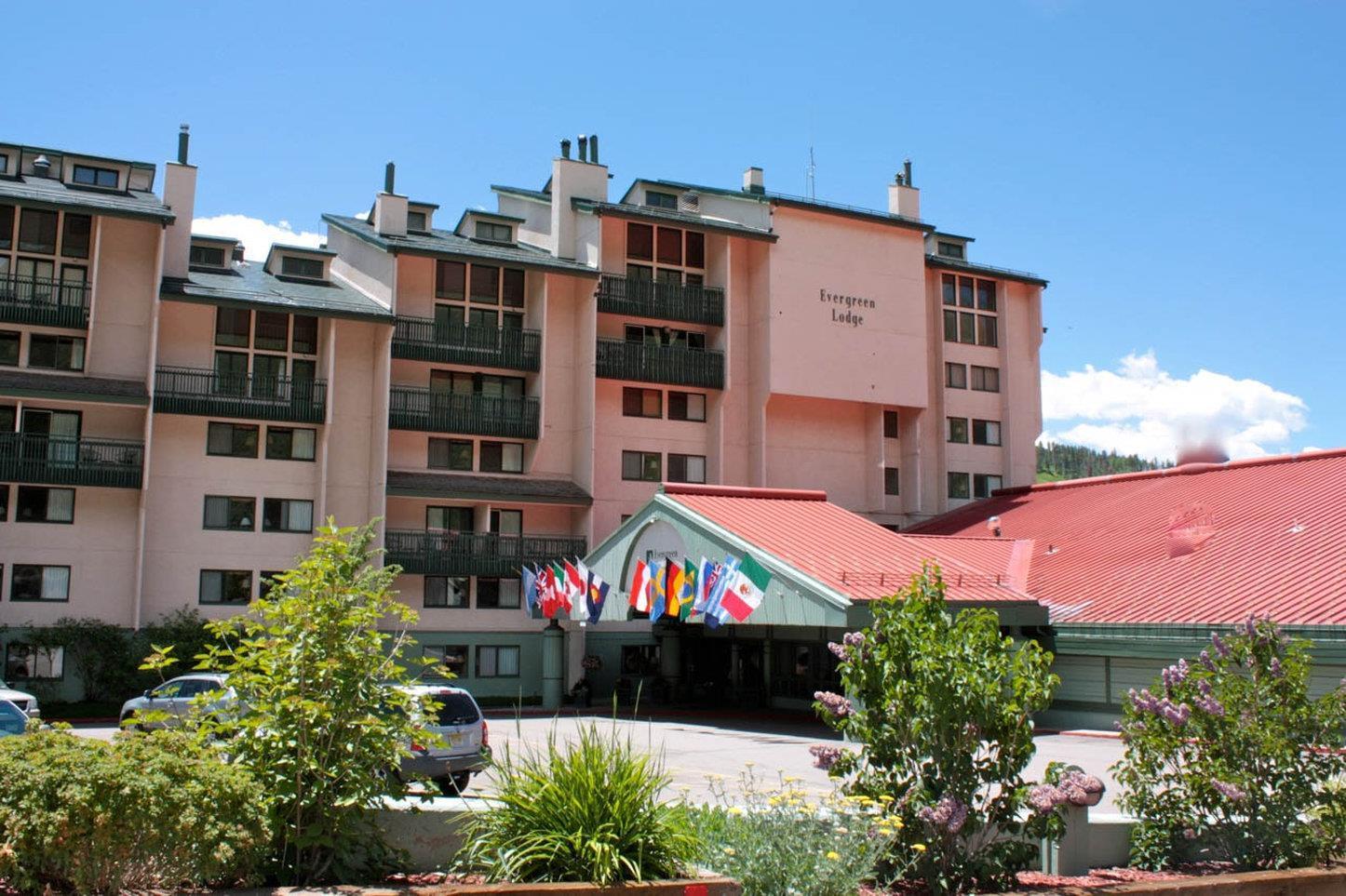Evergreen Lodge — photo 3