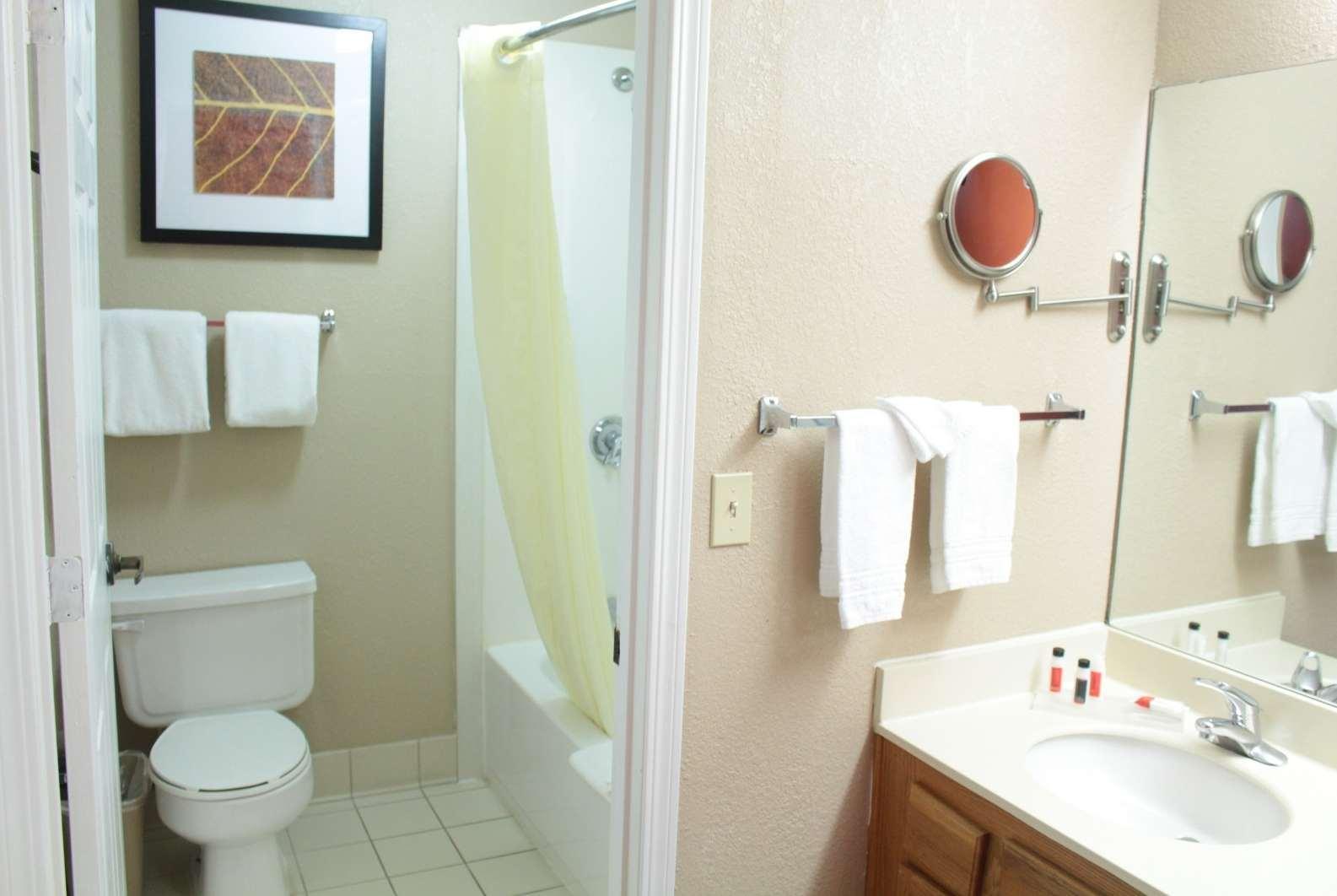 Hawthorn Suites by Wyndham Wichita East — photo 5