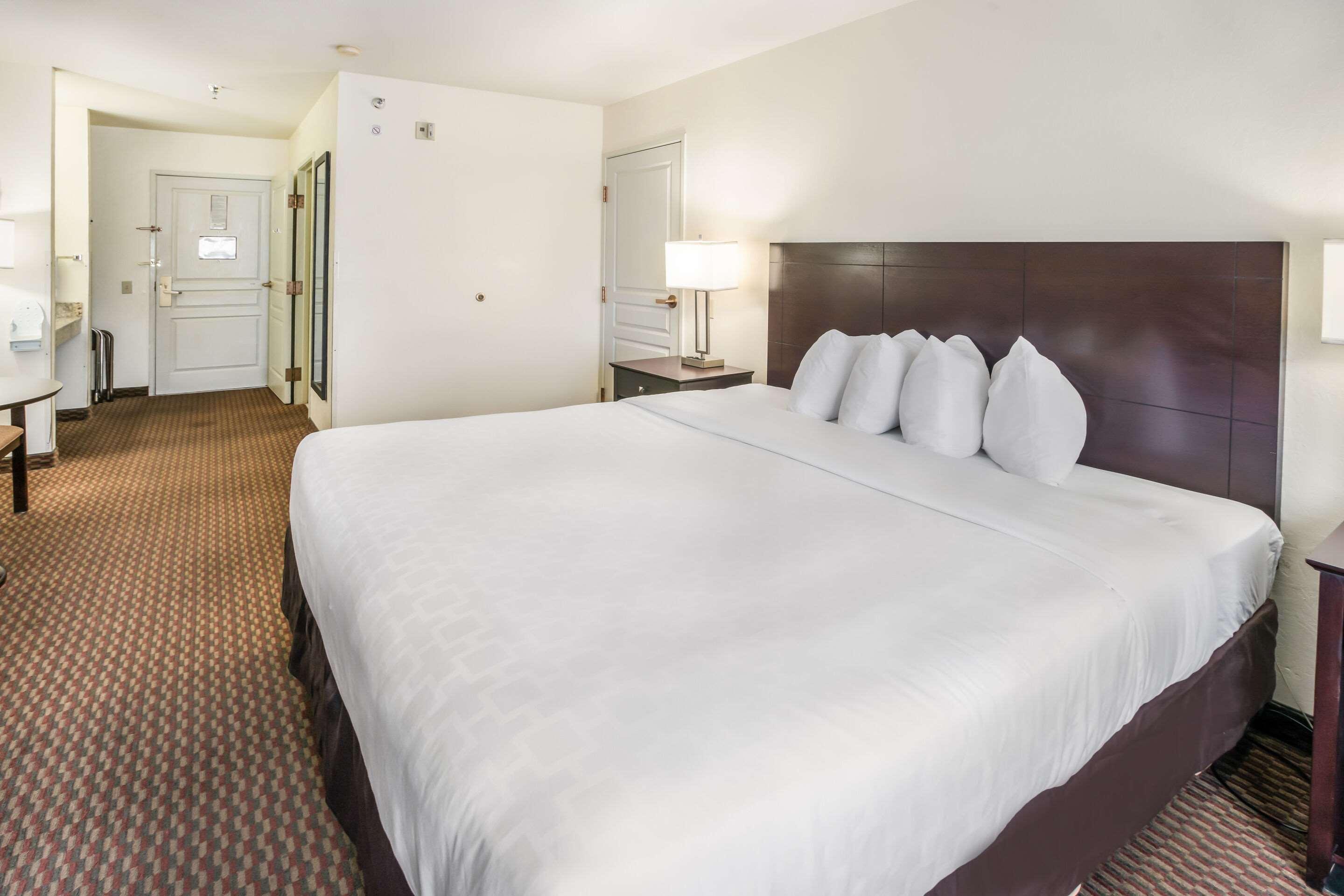 Clarion Inn — photo 4
