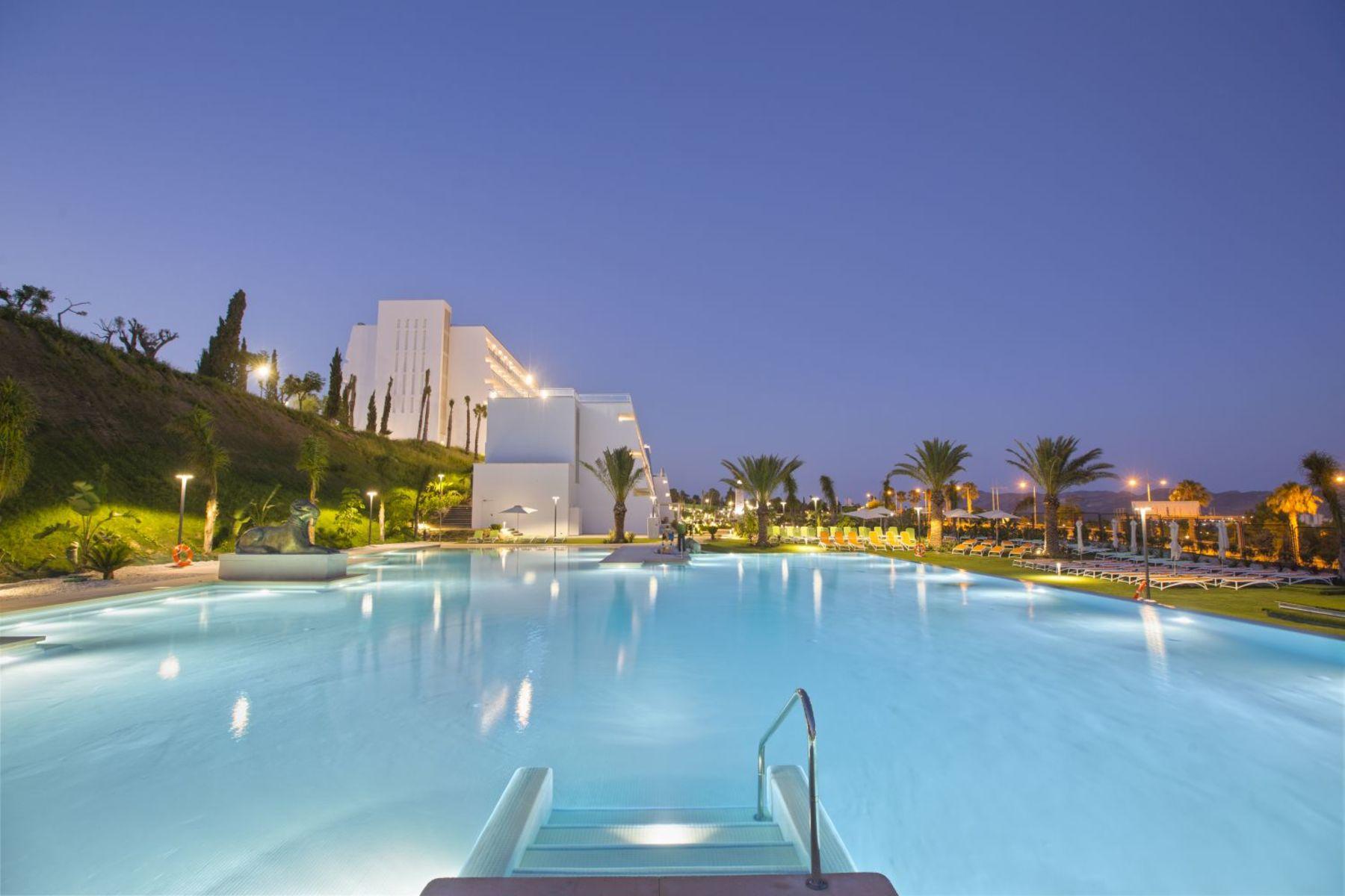 Grand Luxor All Suites Hotel — photo 4