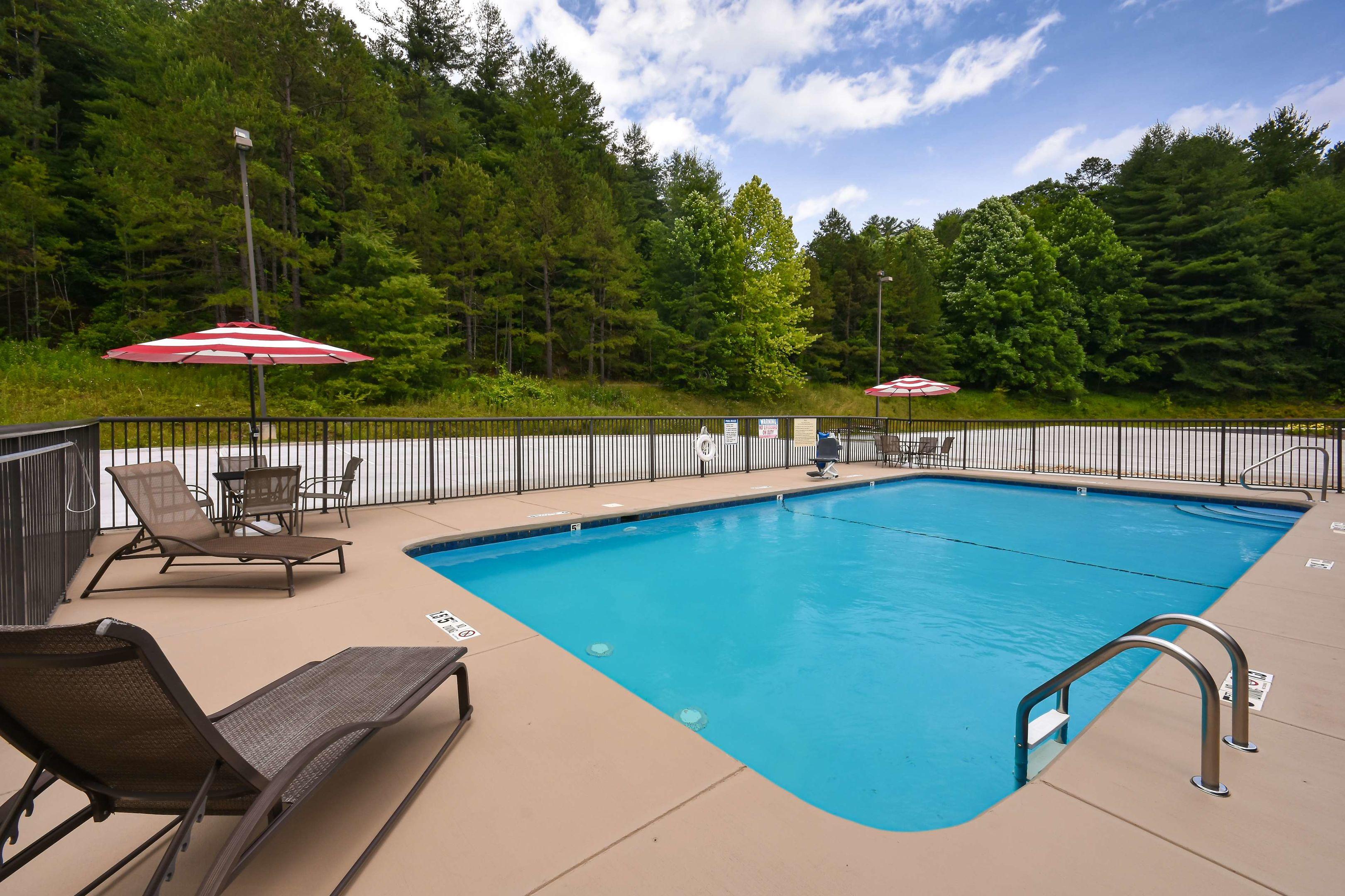 Hampton Inn Brevard — photo 4