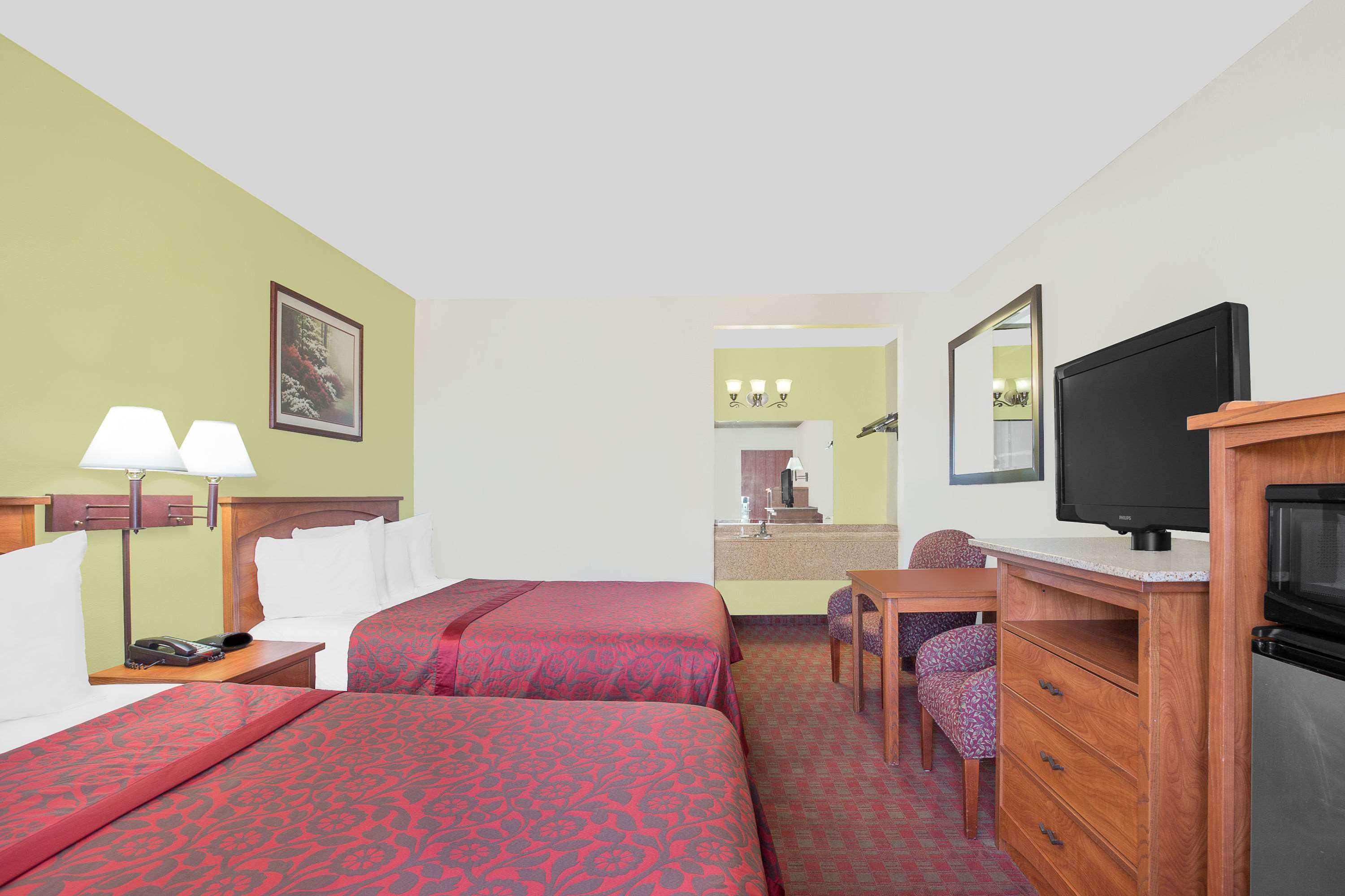 Days Inn by Wyndham Turlock — photo 5